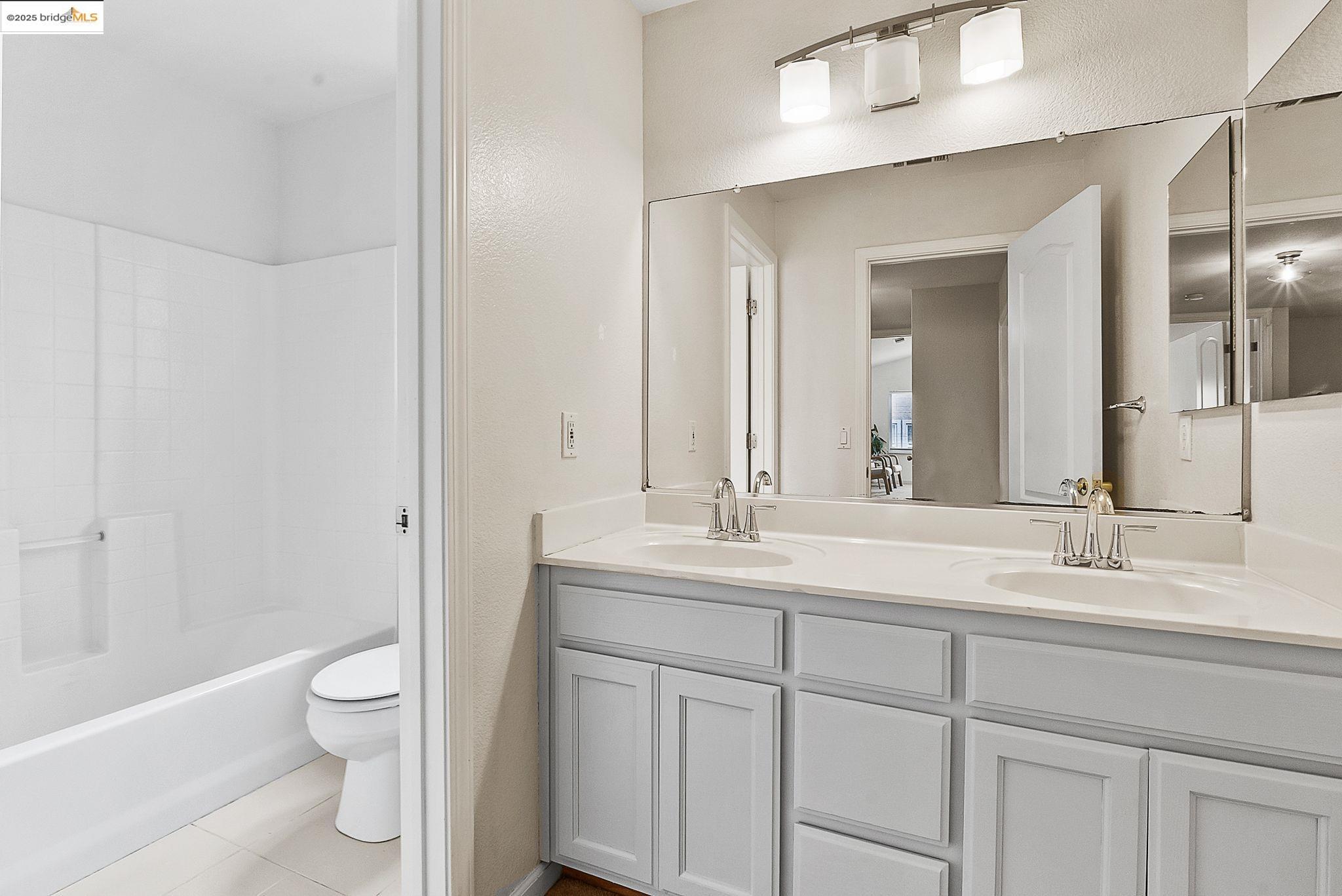 2393 Fieldgate Dr