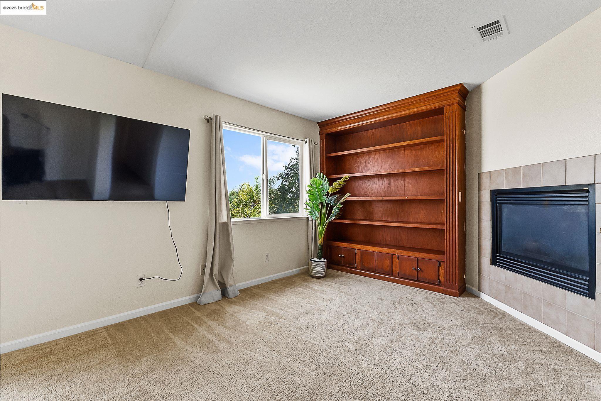 2393 Fieldgate Dr