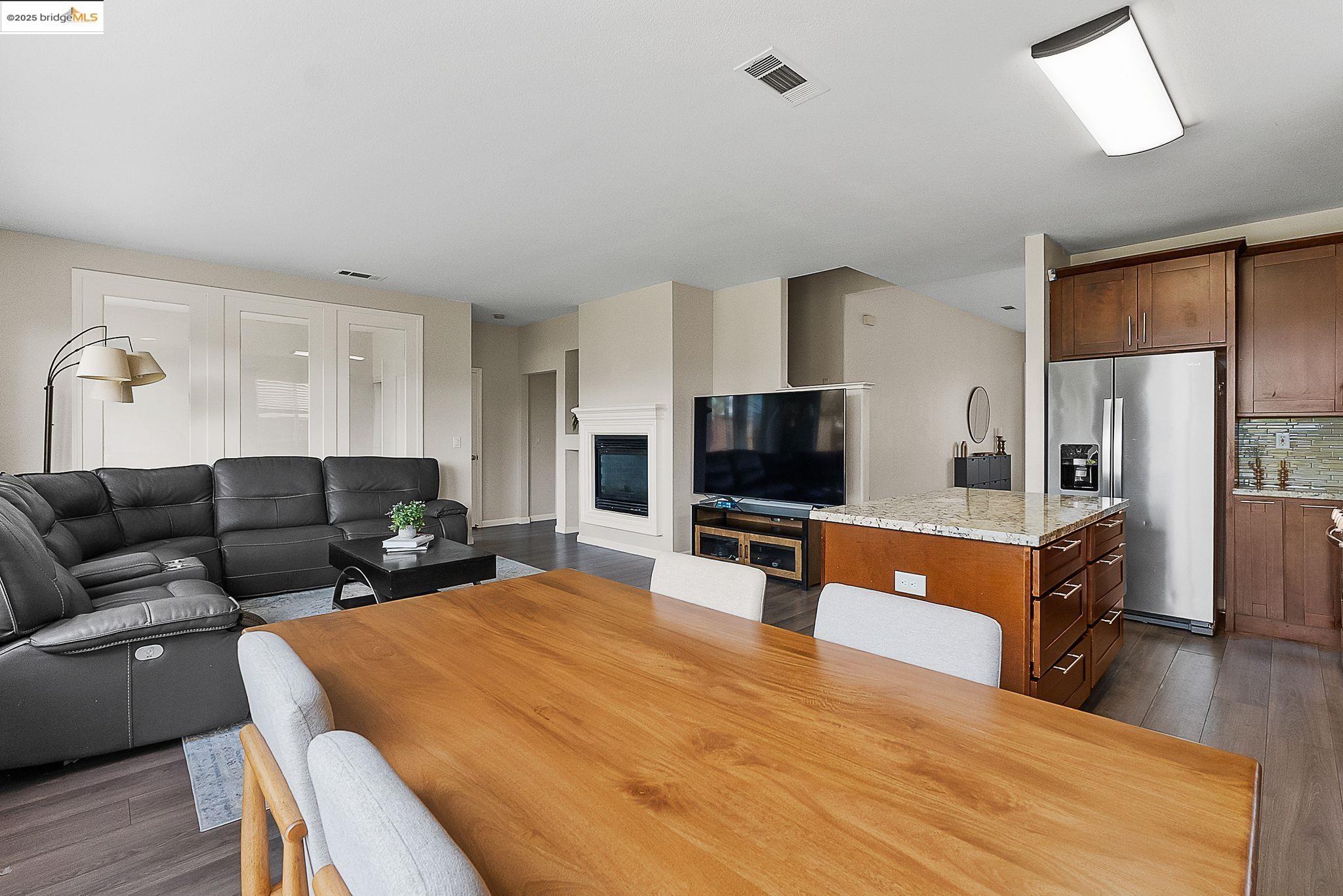 2393 Fieldgate Dr
