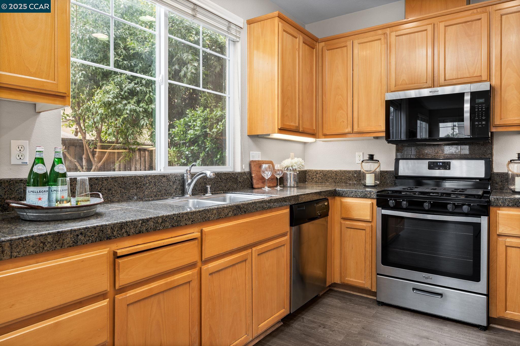 465 Blue Flax Ct