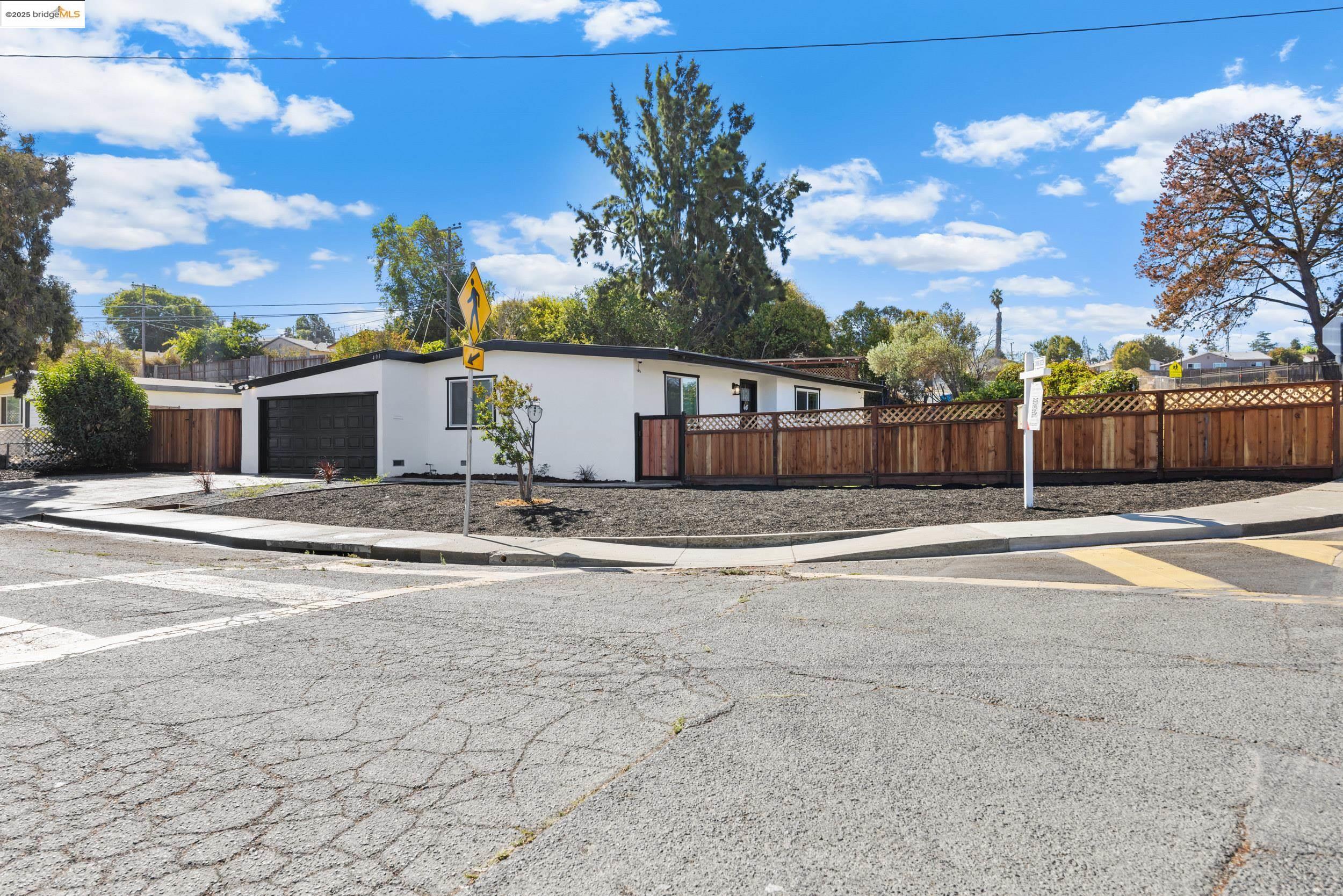 401 Alhambra Ave