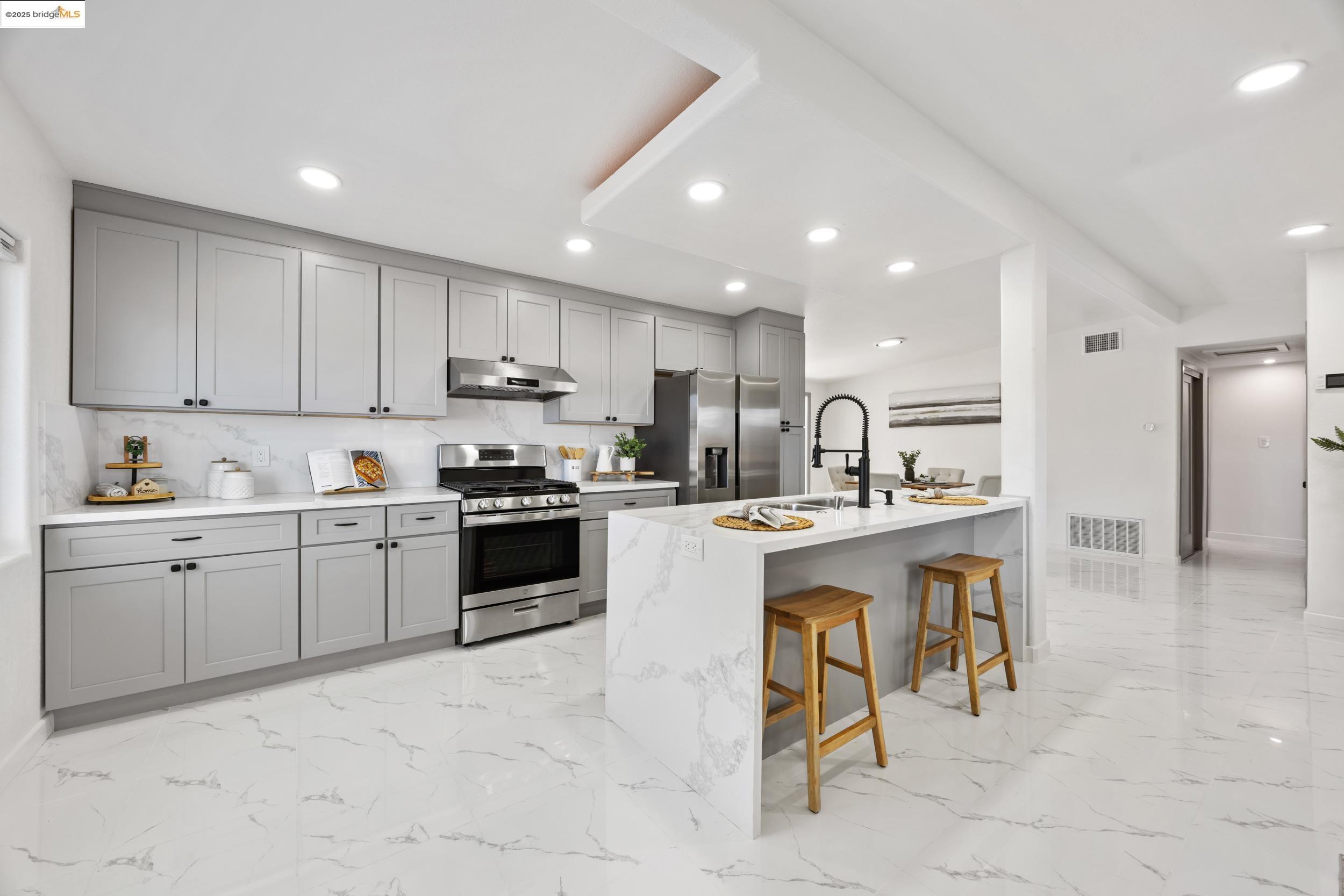 401 Alhambra Ave