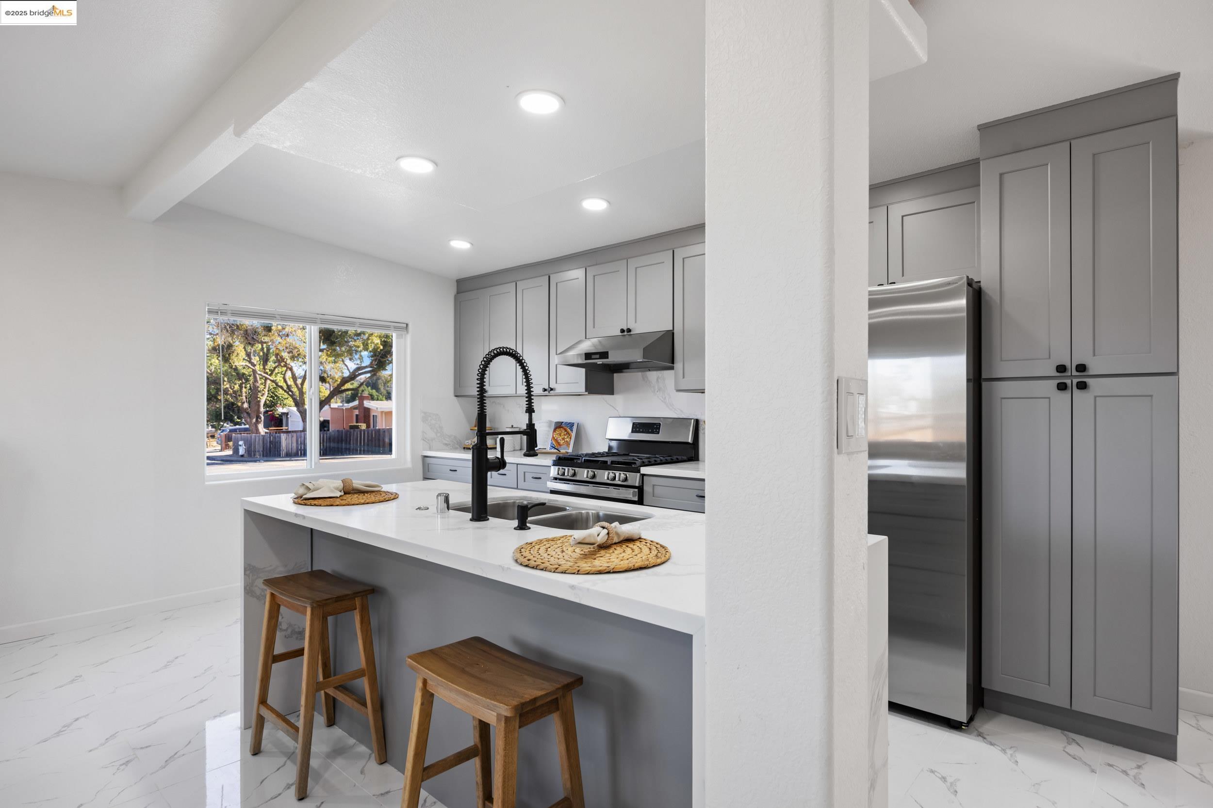 401 Alhambra Ave