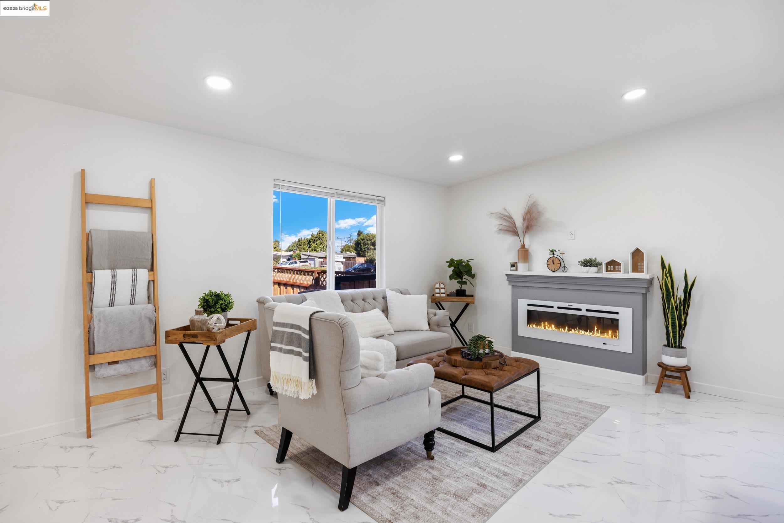 401 Alhambra Ave