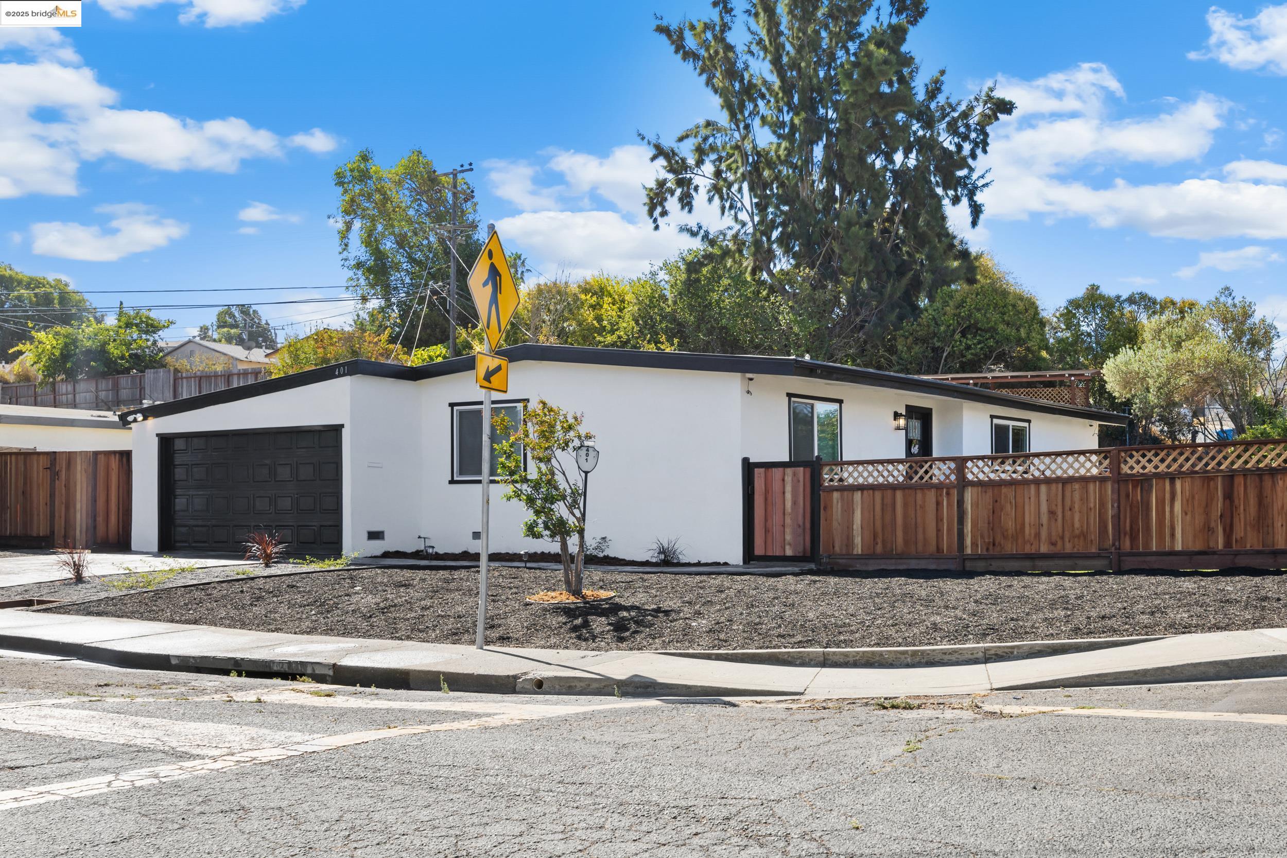 401 Alhambra Ave