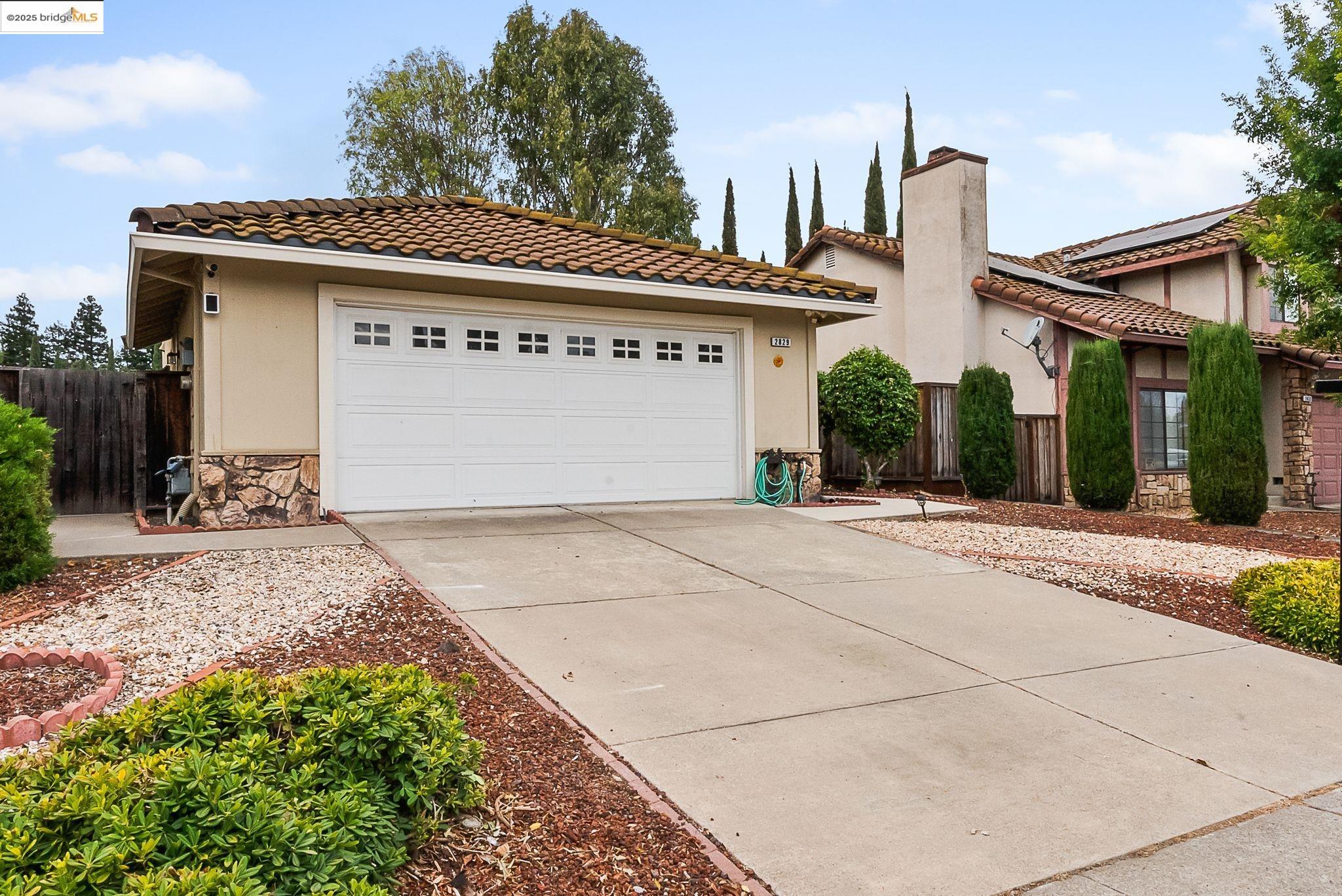 2829 Morro Dr