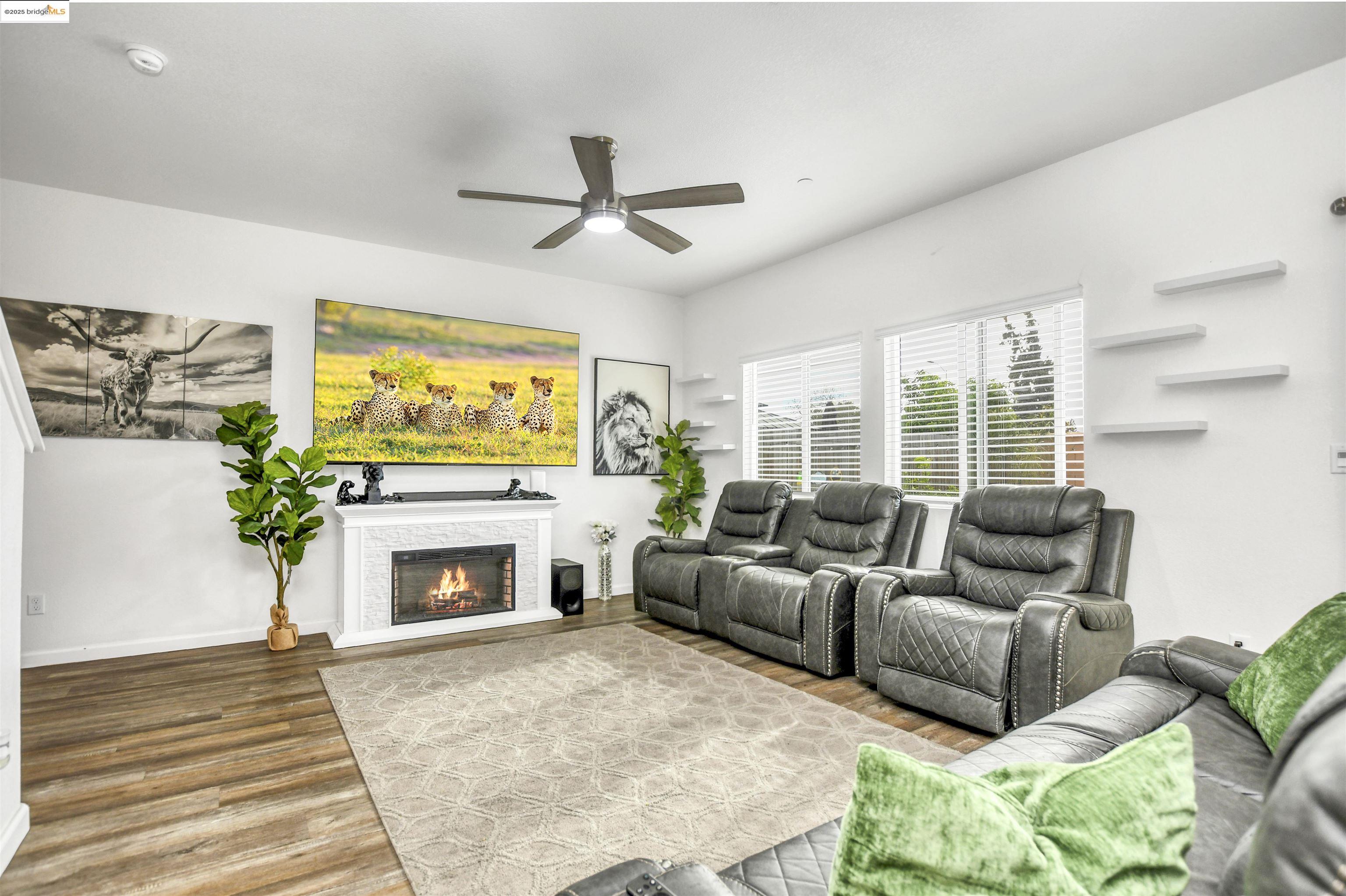 1413 Santini Ave