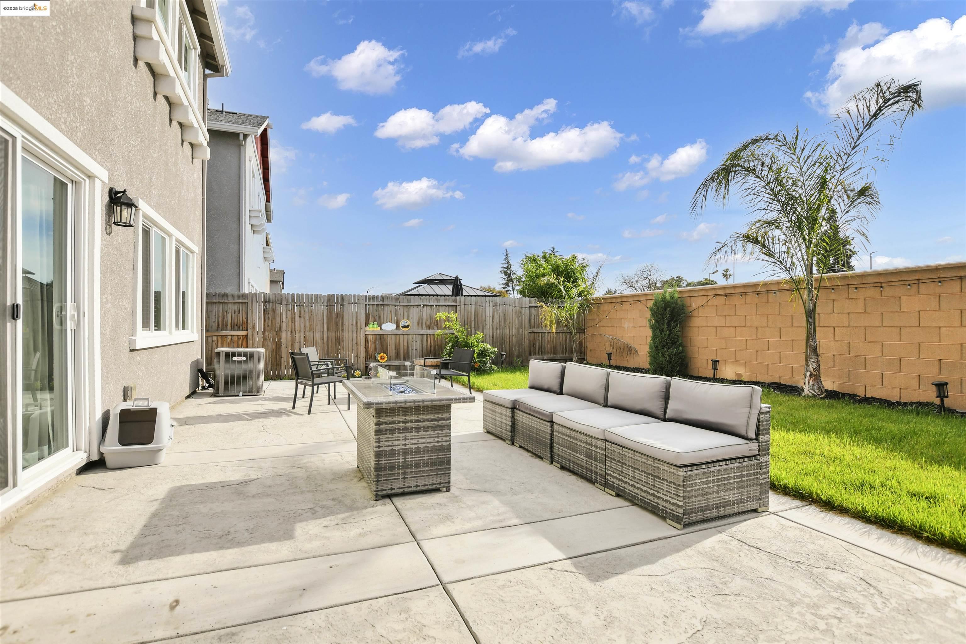 1413 Santini Ave
