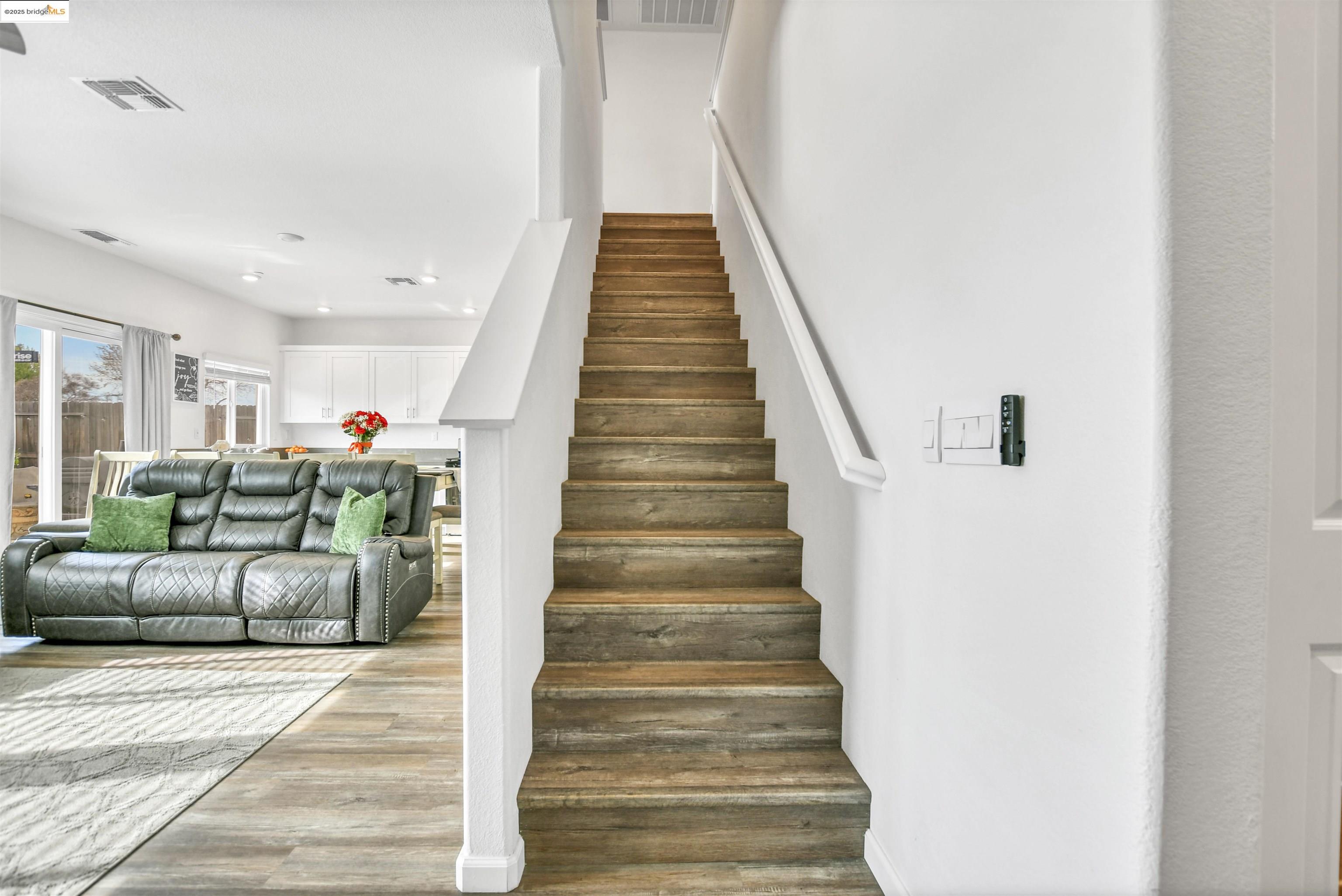 1413 Santini Ave