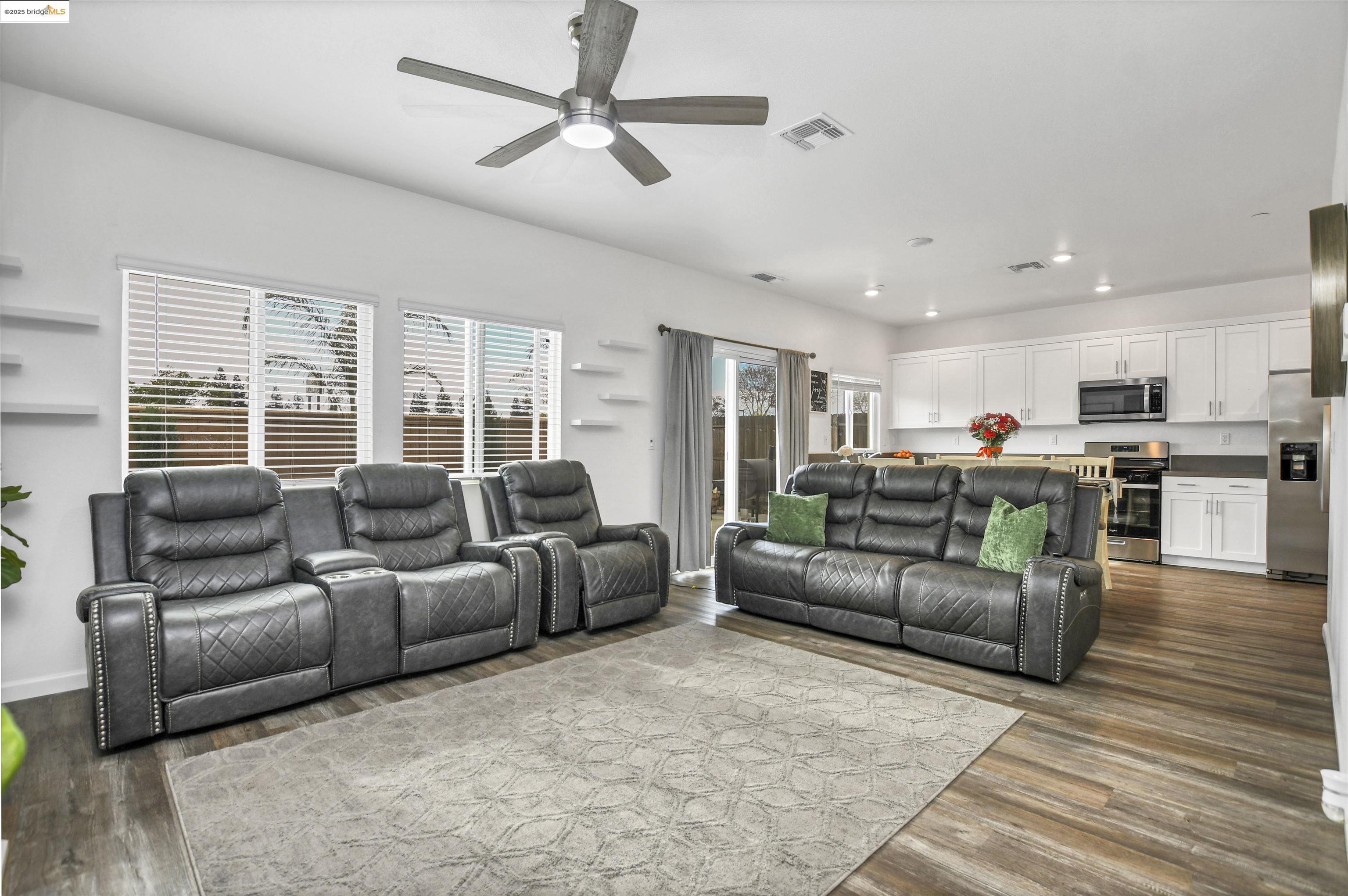 1413 Santini Ave