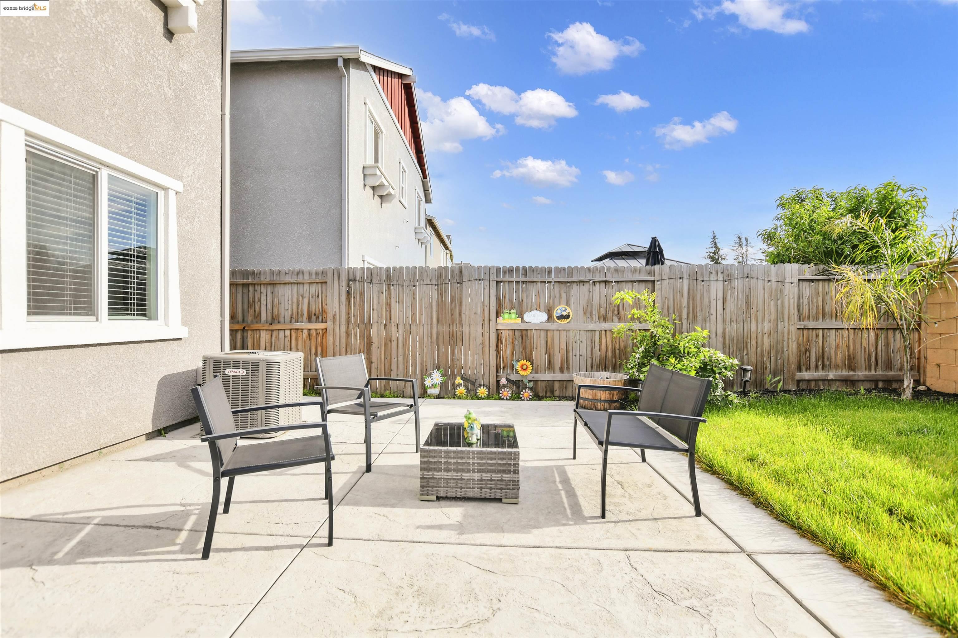 1413 Santini Ave