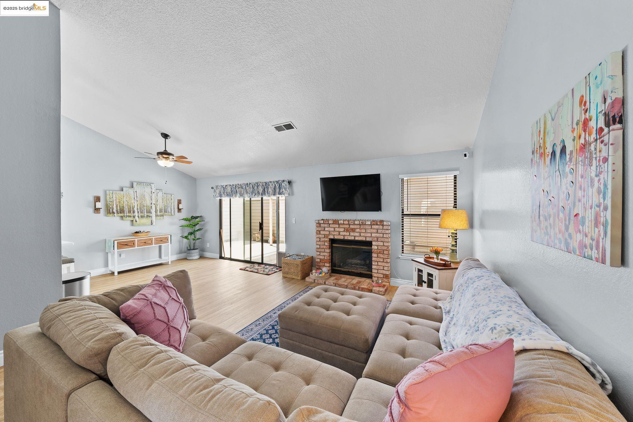 2256 Camborne Dr