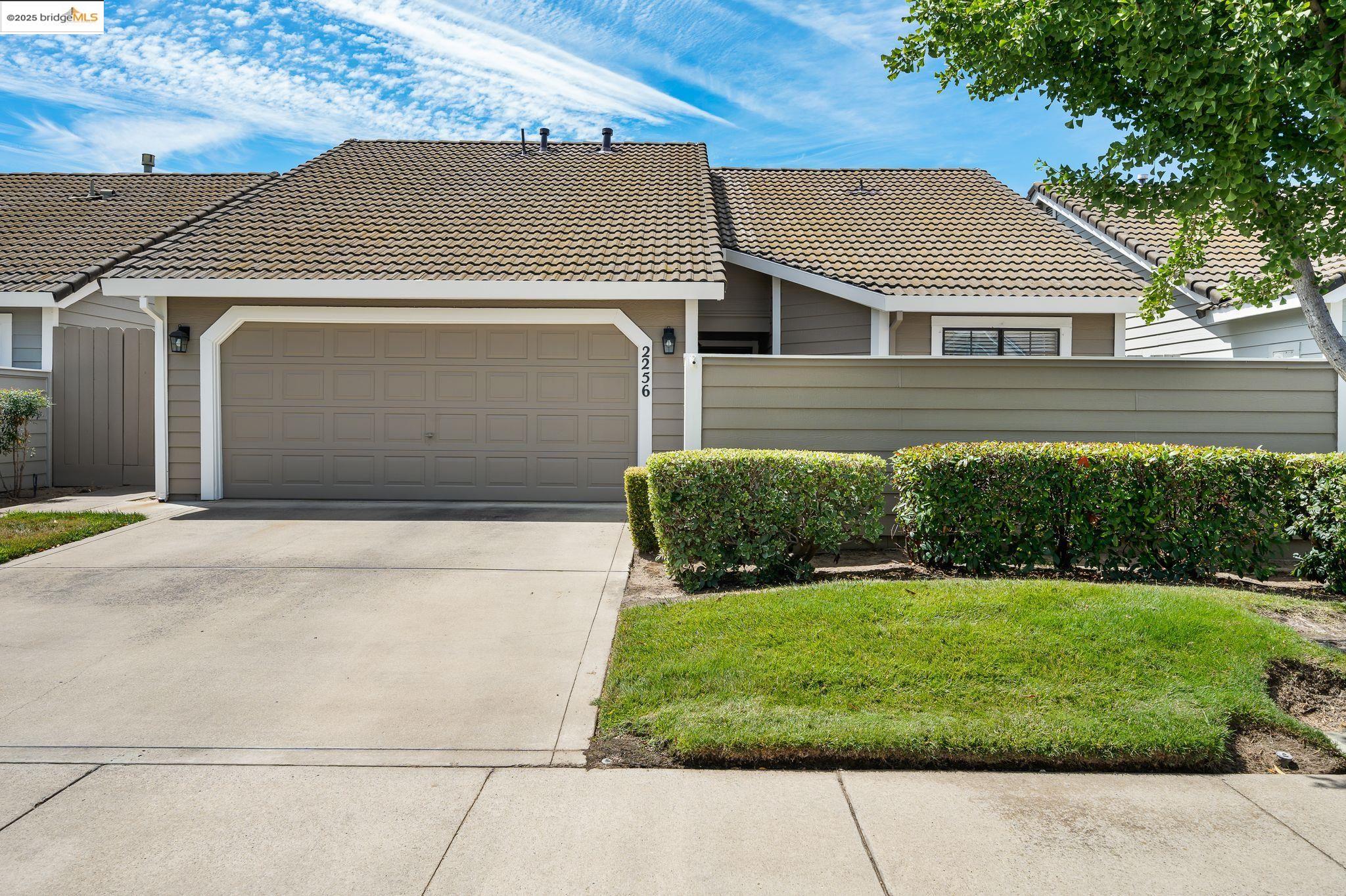 2256 Camborne Dr