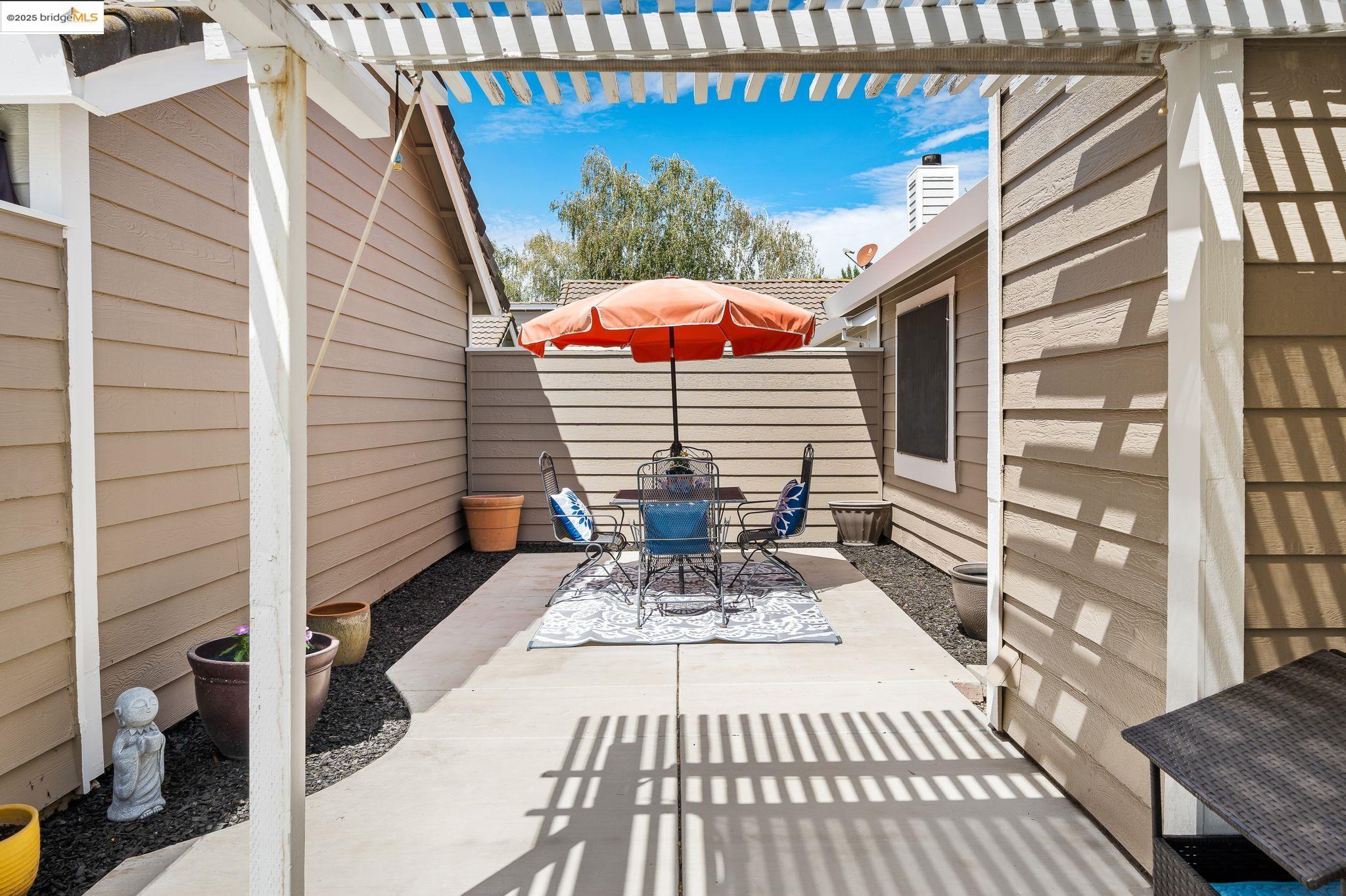 2256 Camborne Dr