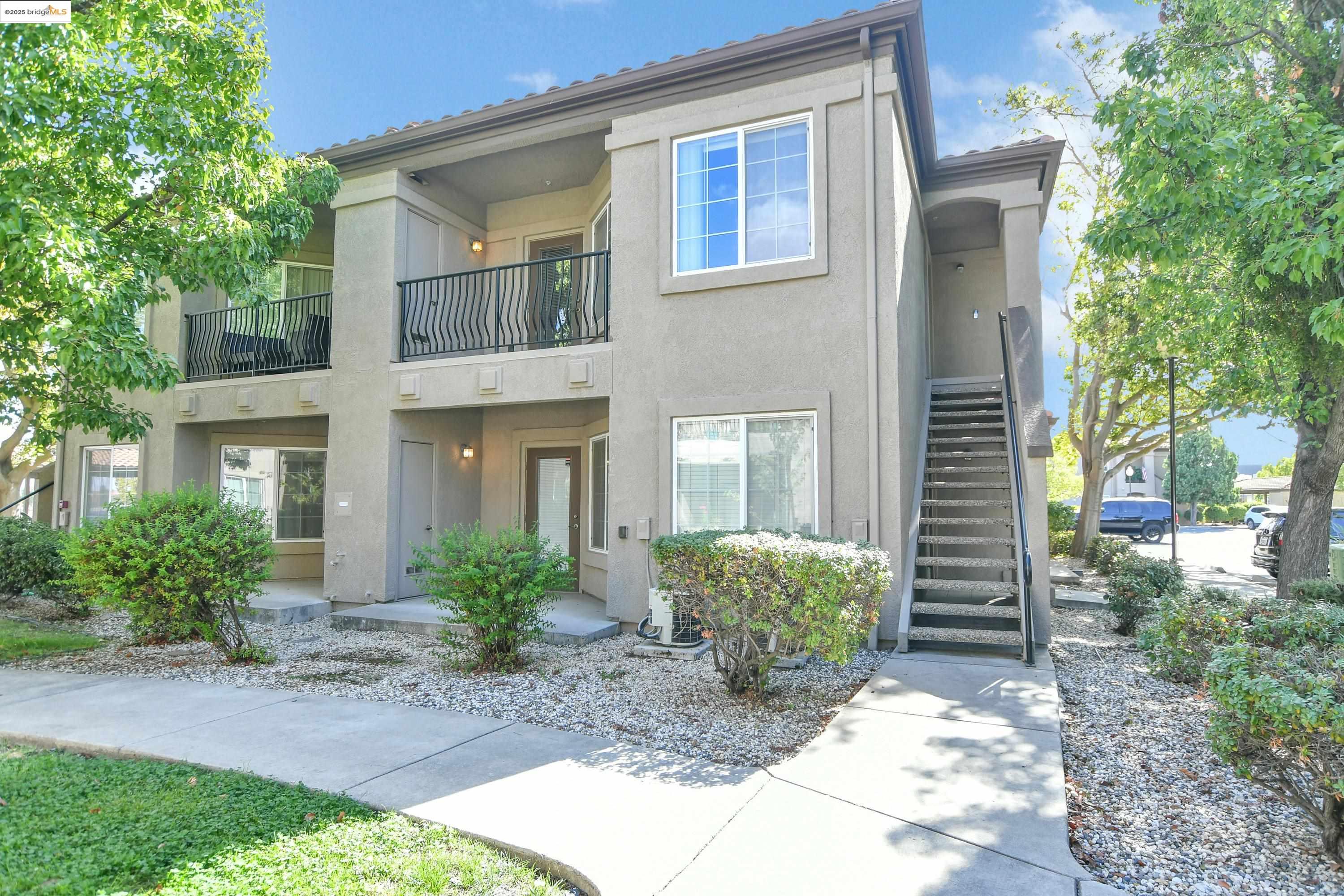 4200 E Commerce Way # 2523