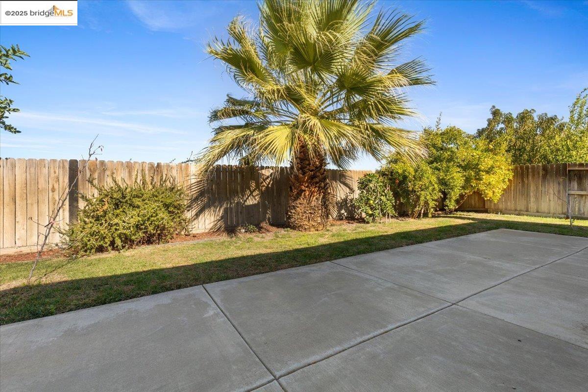 433 Montclair Ln