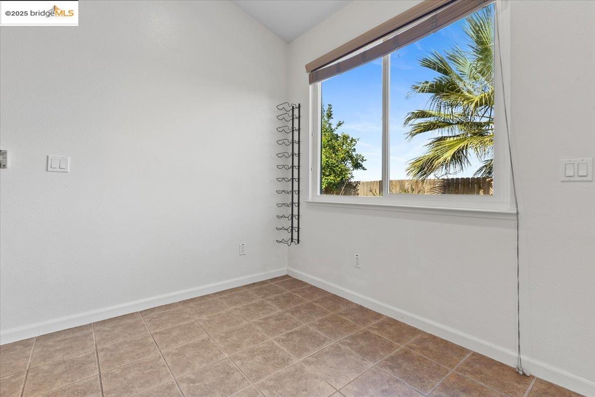 433 Montclair Ln