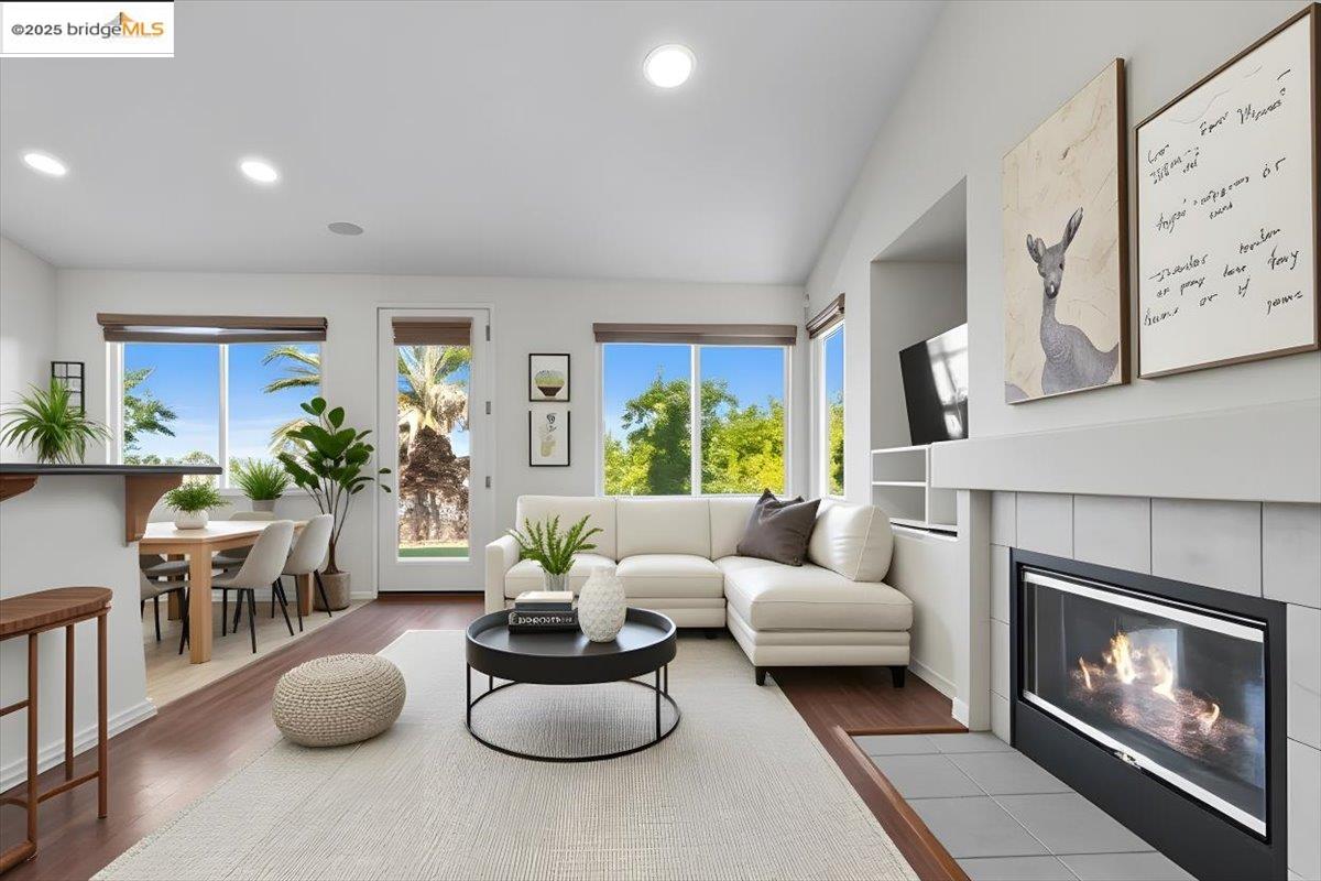 433 Montclair Ln