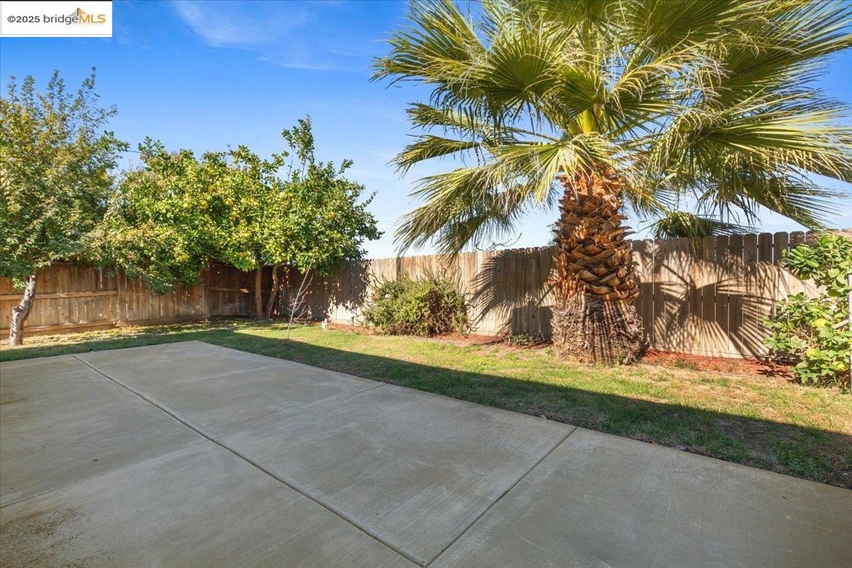 433 Montclair Ln