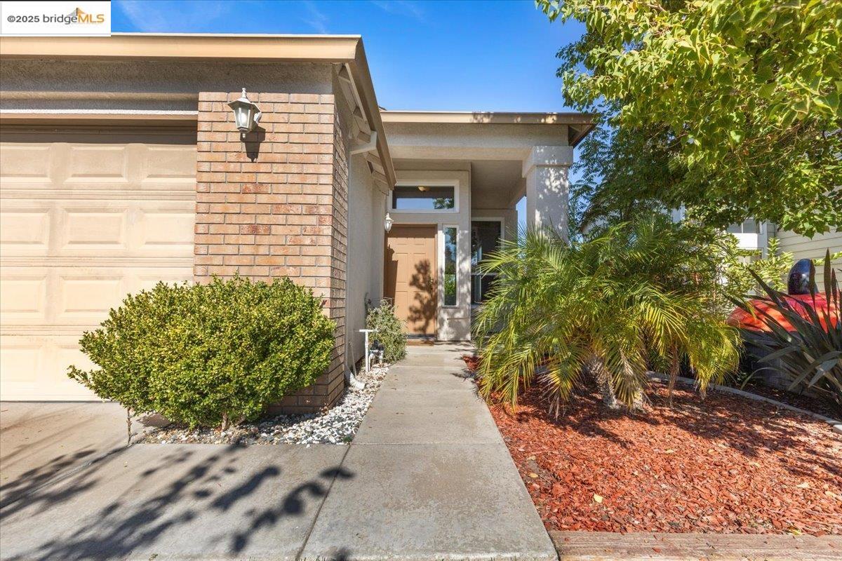 433 Montclair Ln