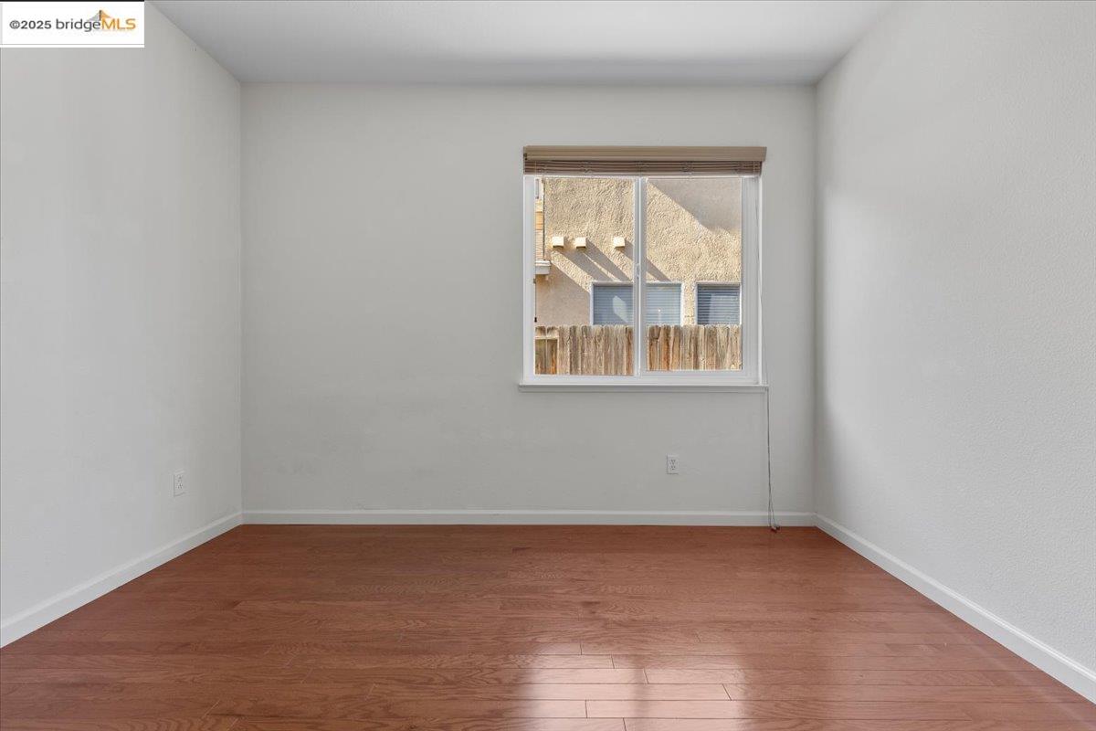 433 Montclair Ln