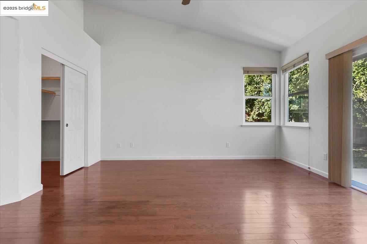 433 Montclair Ln