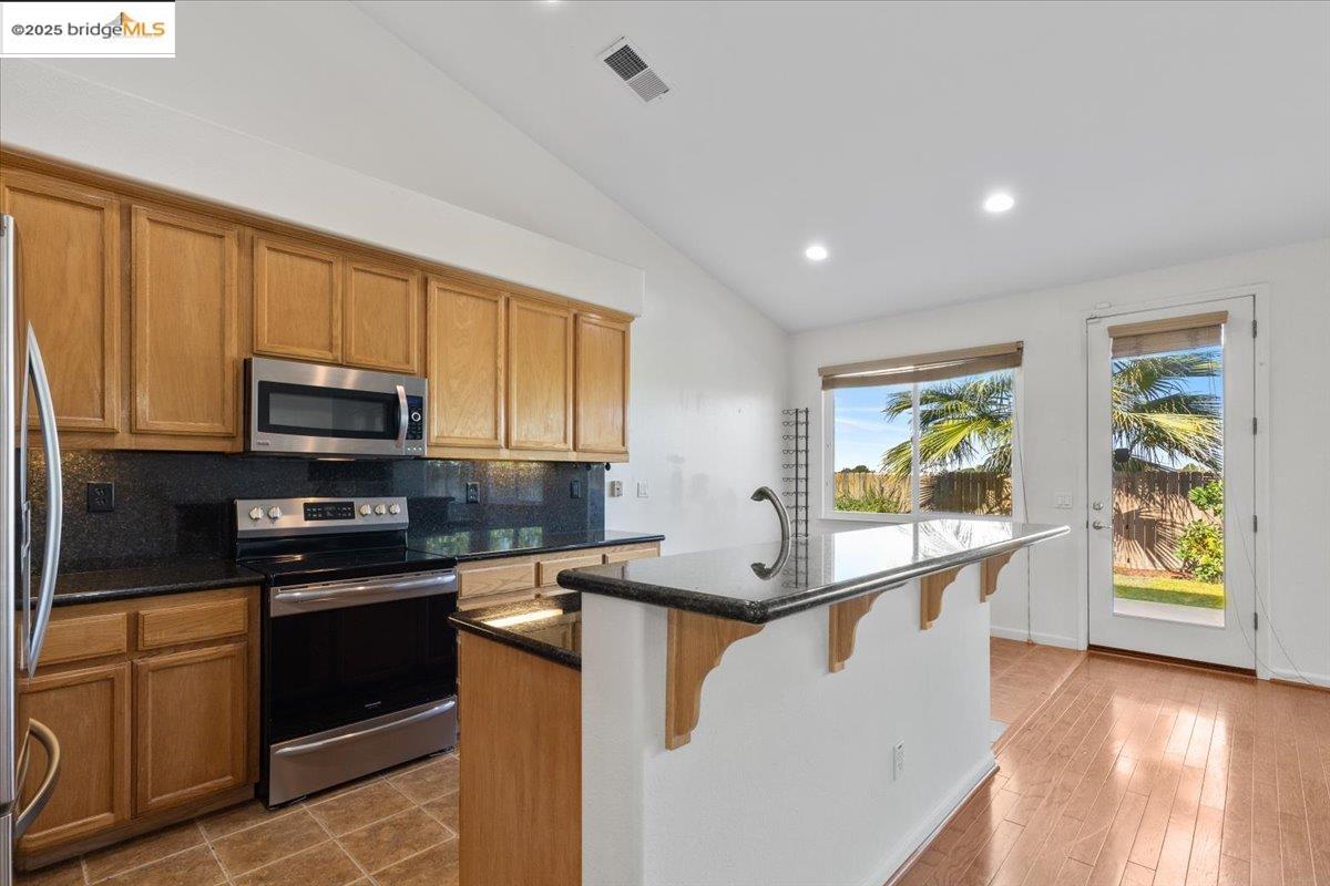 433 Montclair Ln