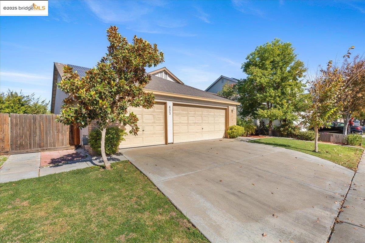 433 Montclair Ln