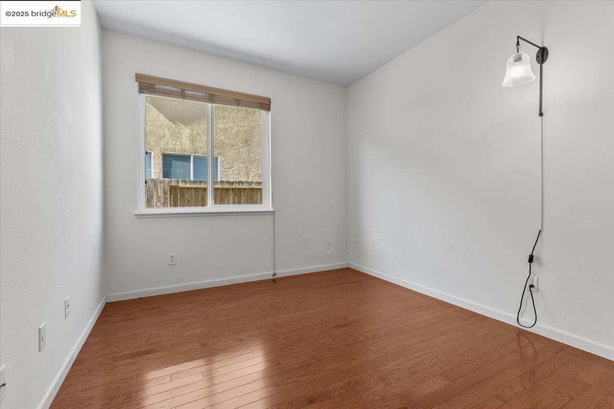 433 Montclair Ln