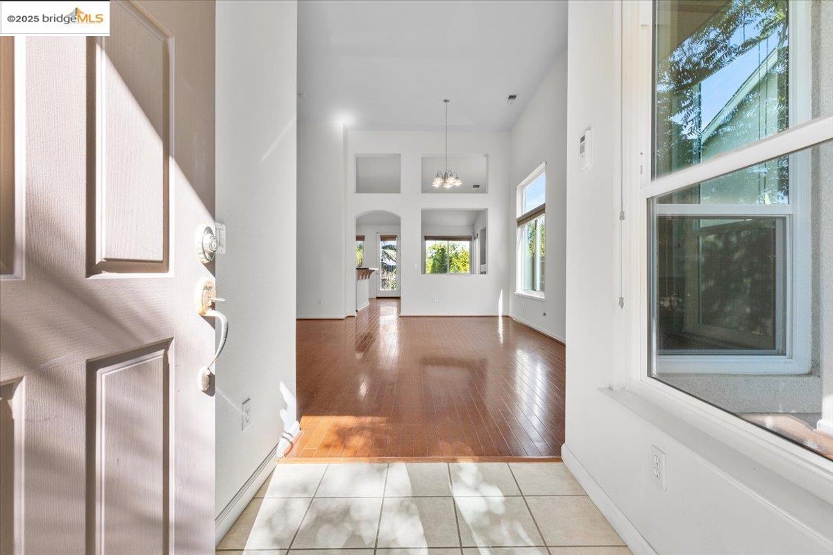 433 Montclair Ln