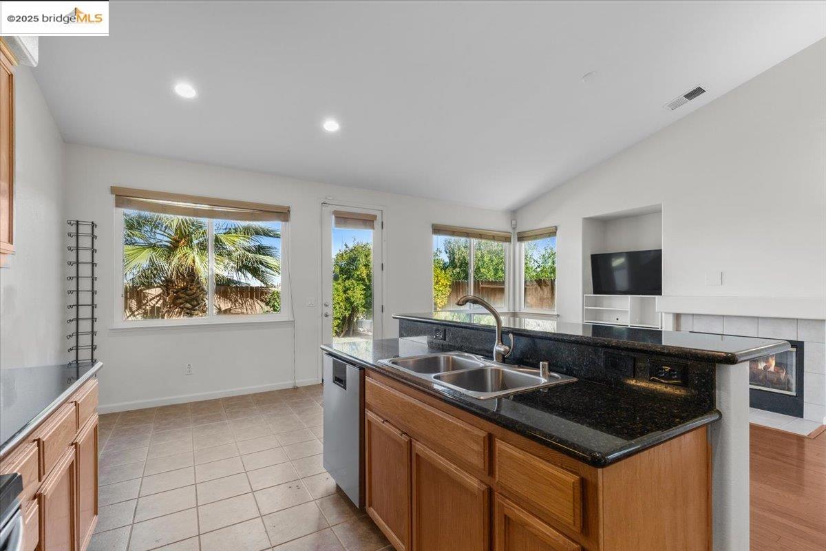 433 Montclair Ln