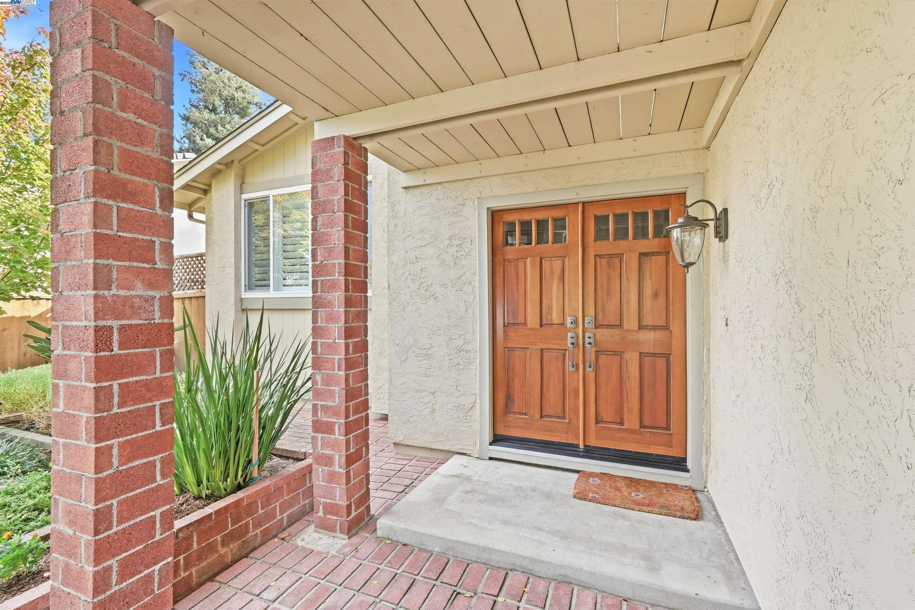 1180 Clay Ct