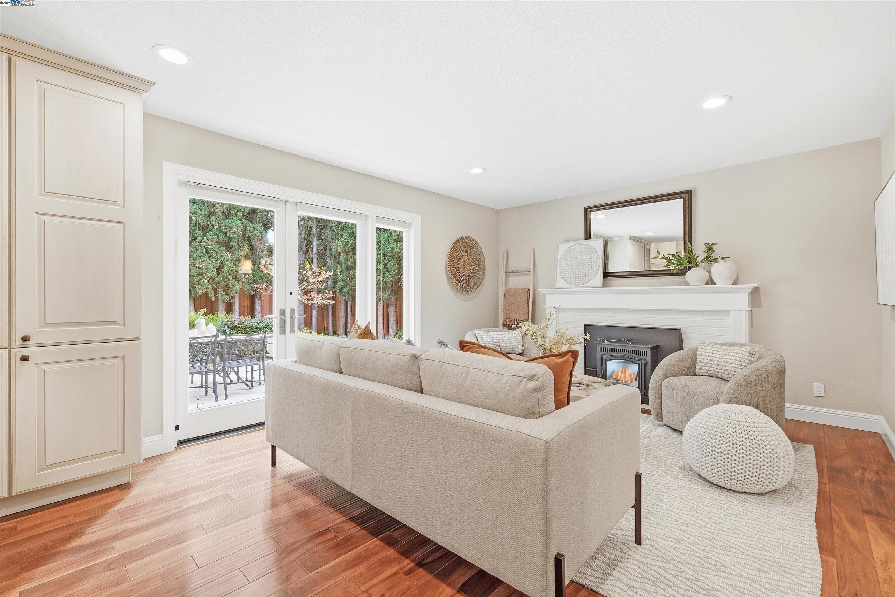 1180 Clay Ct