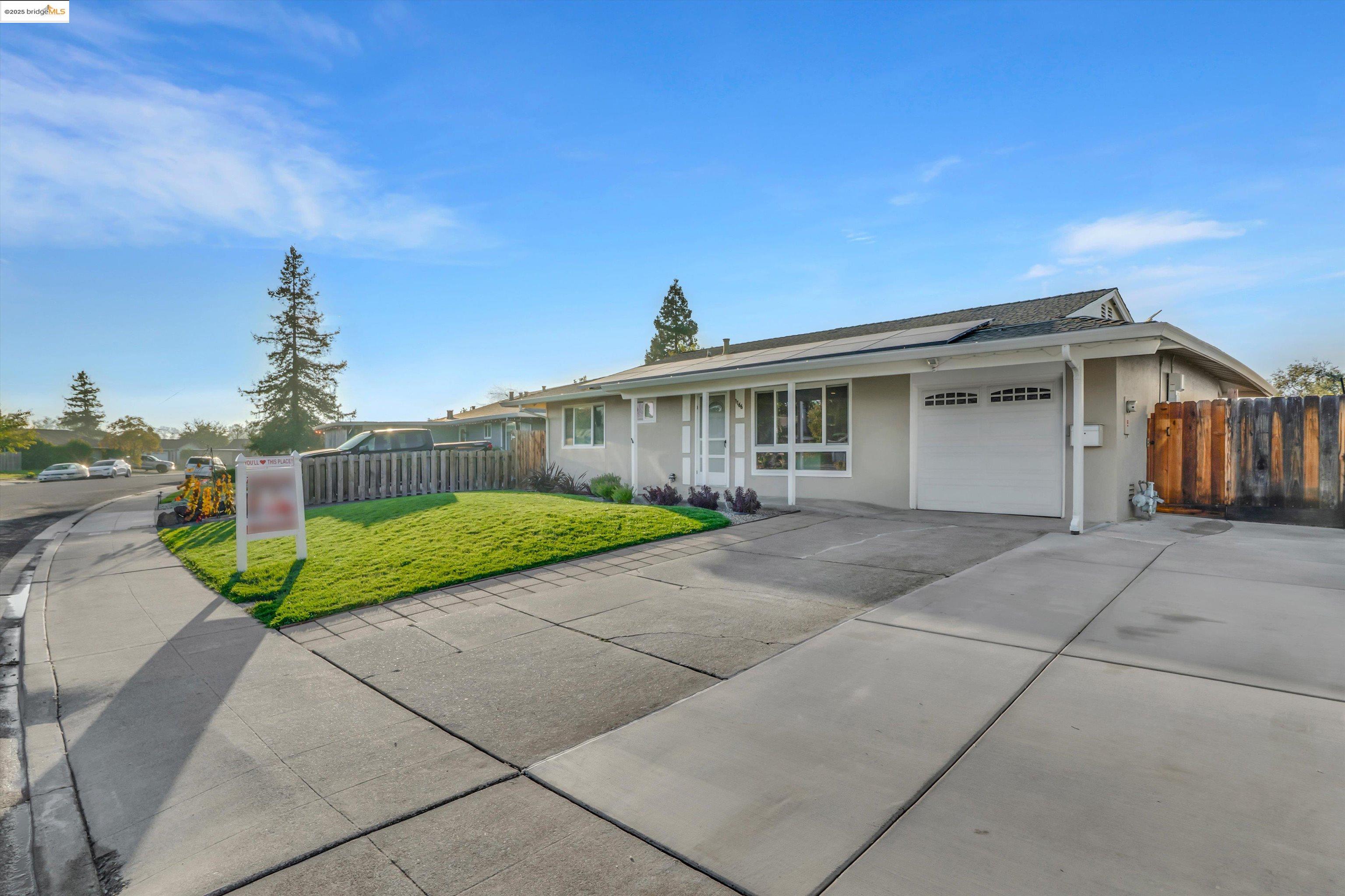 1166 Hibiscus Way