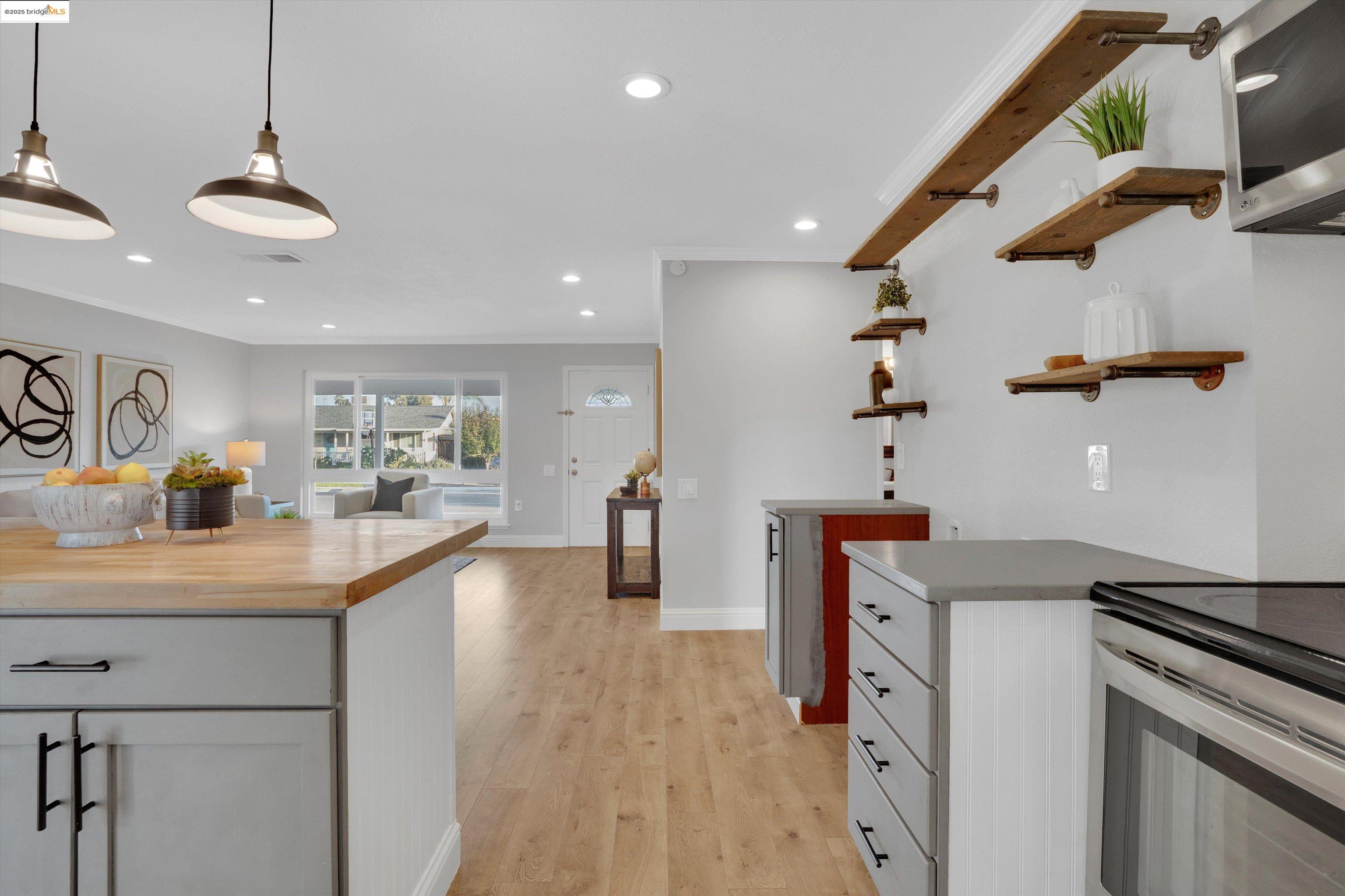 1166 Hibiscus Way