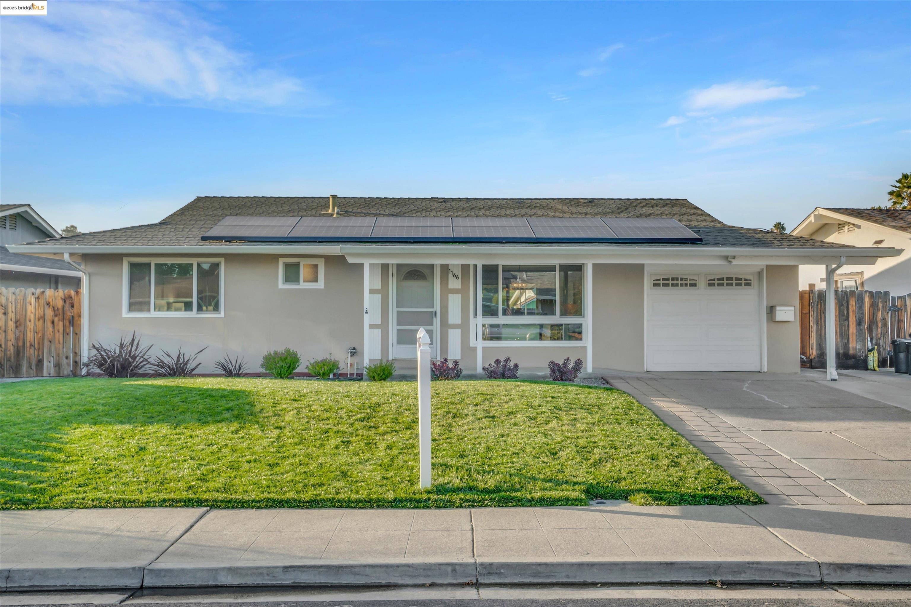 1166 Hibiscus Way