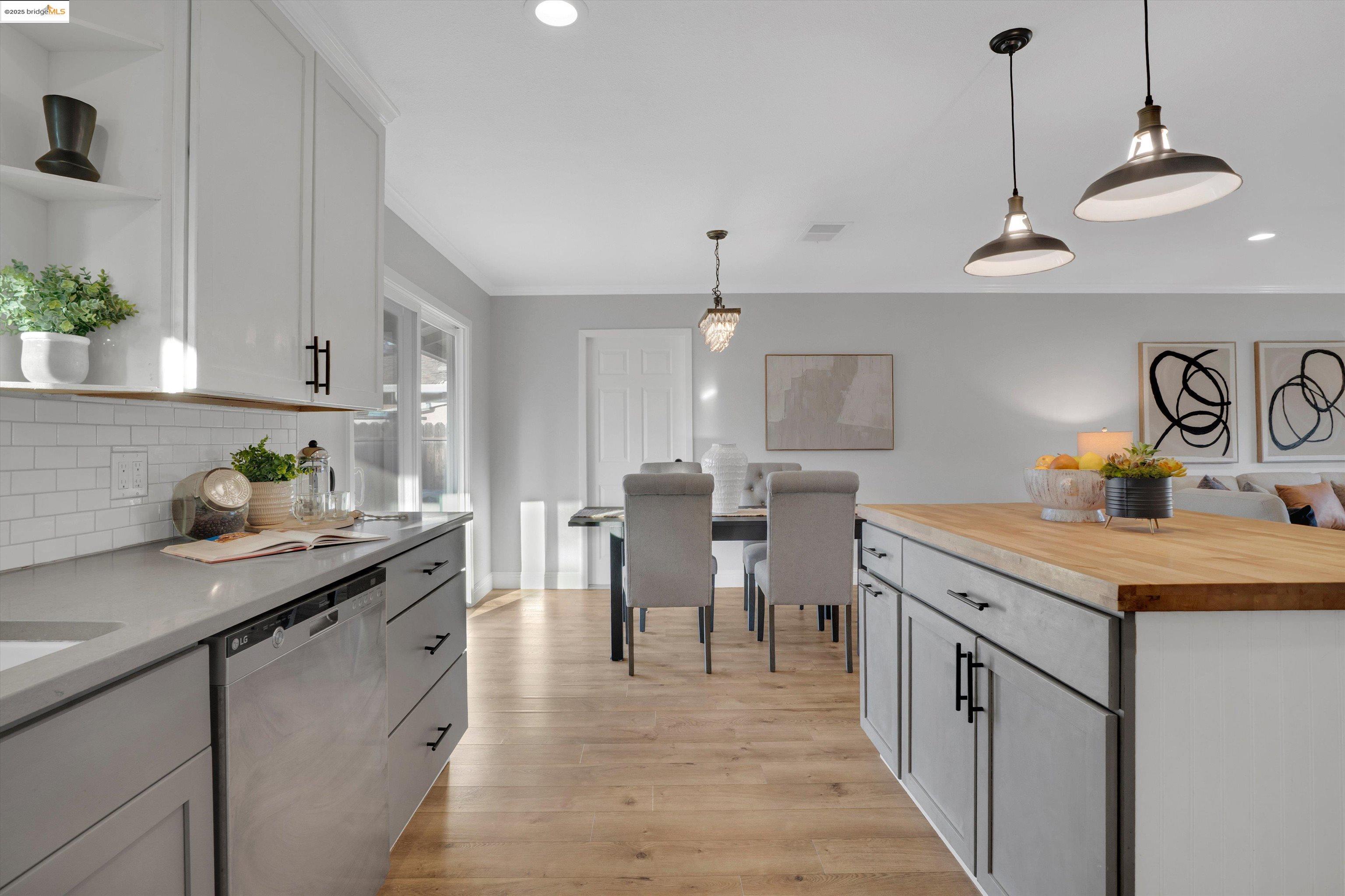 1166 Hibiscus Way