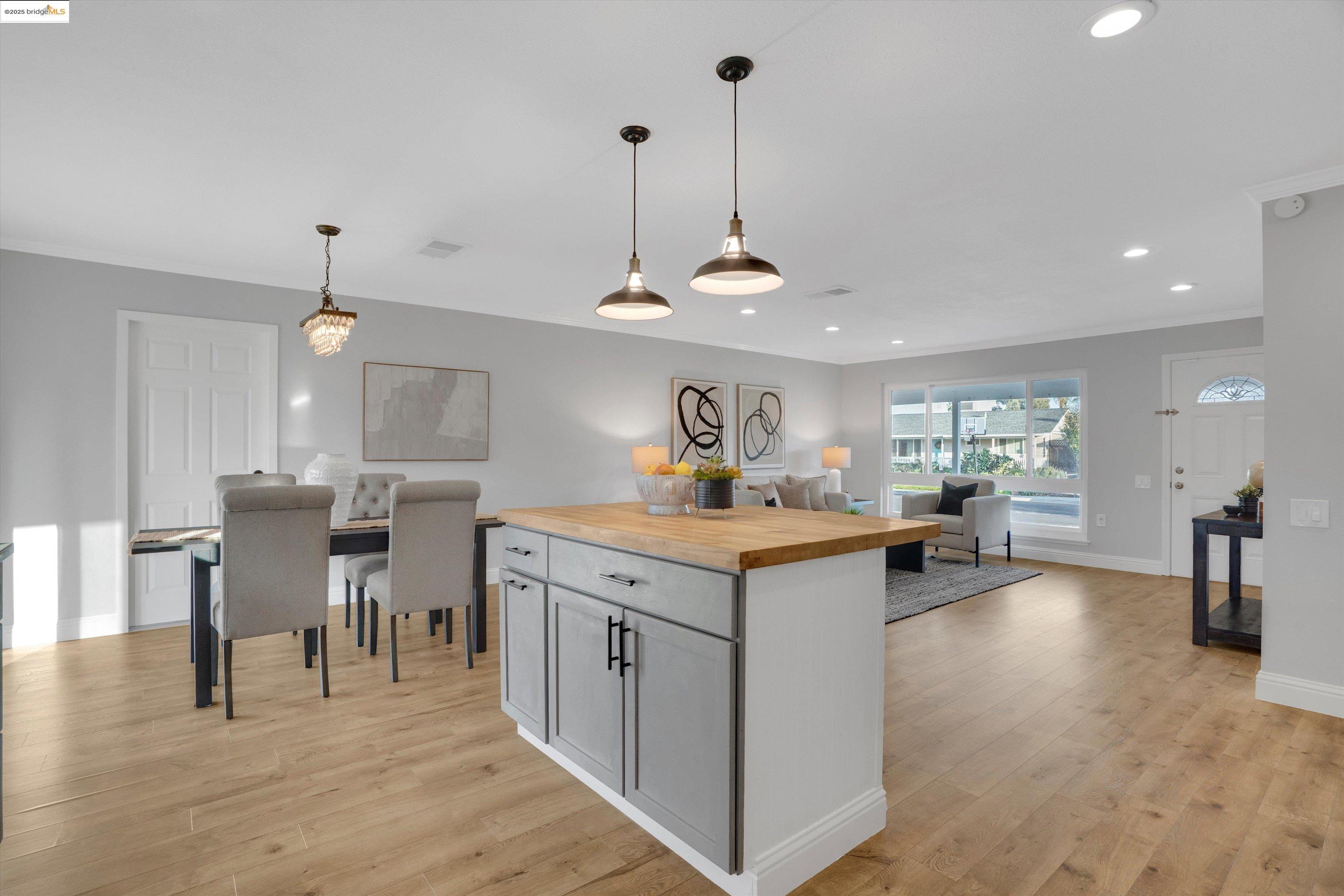 1166 Hibiscus Way