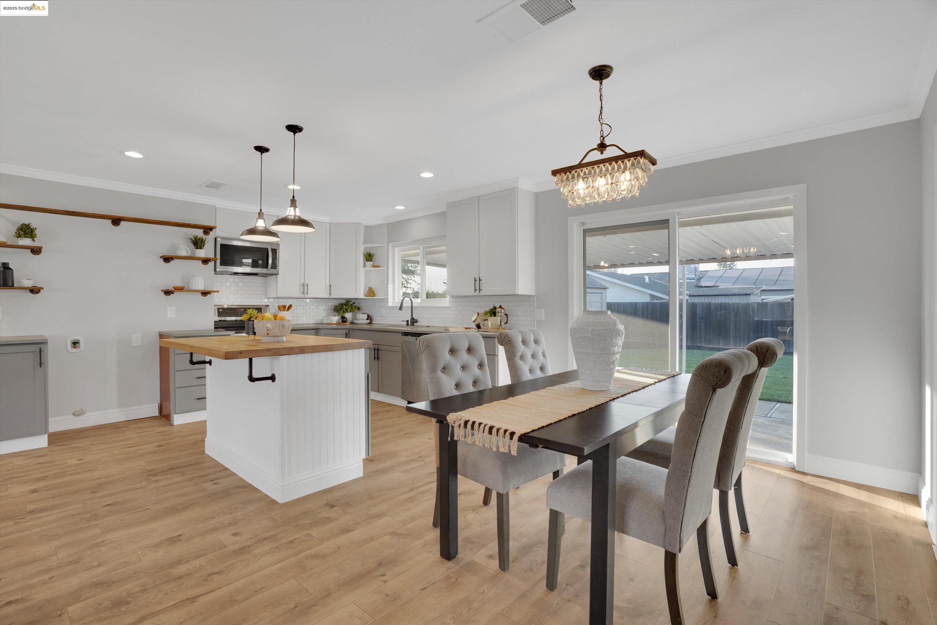 1166 Hibiscus Way