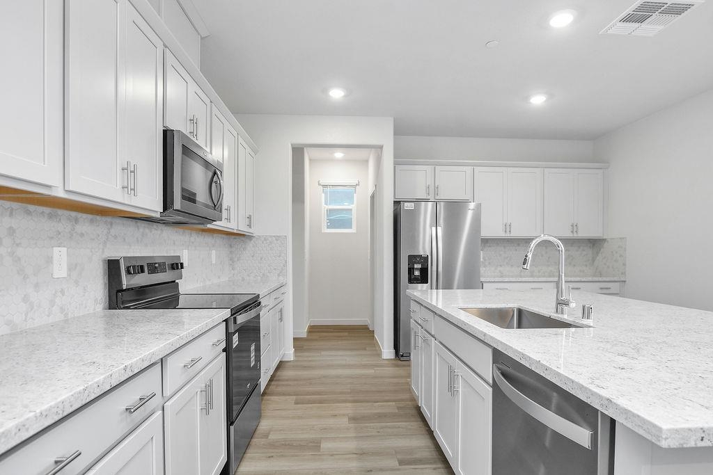 5416 Golden Eagle Street