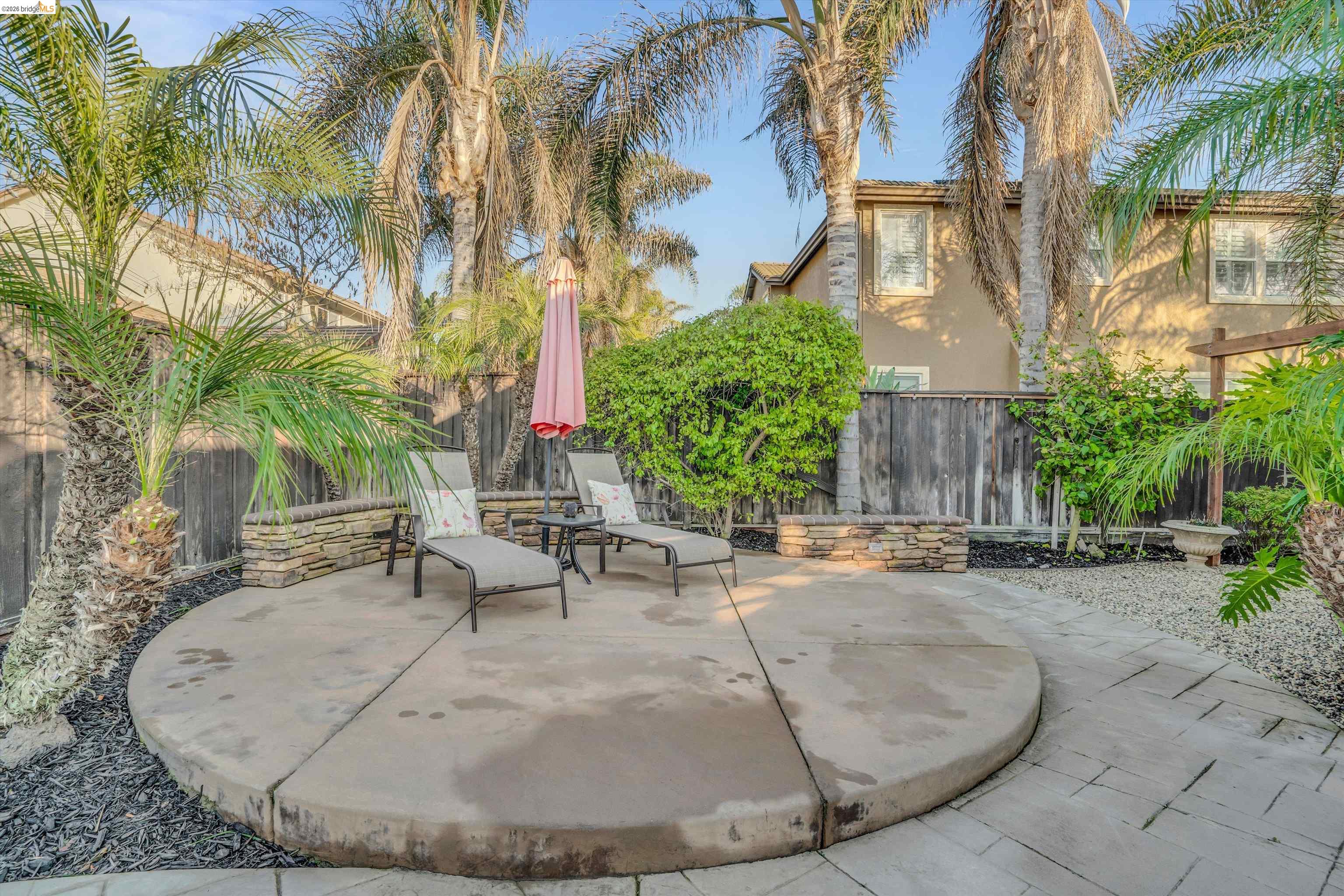 6144 Seneca Cir