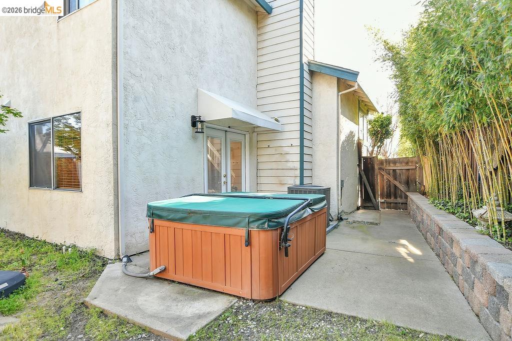 2860 Honeysuckle Cir