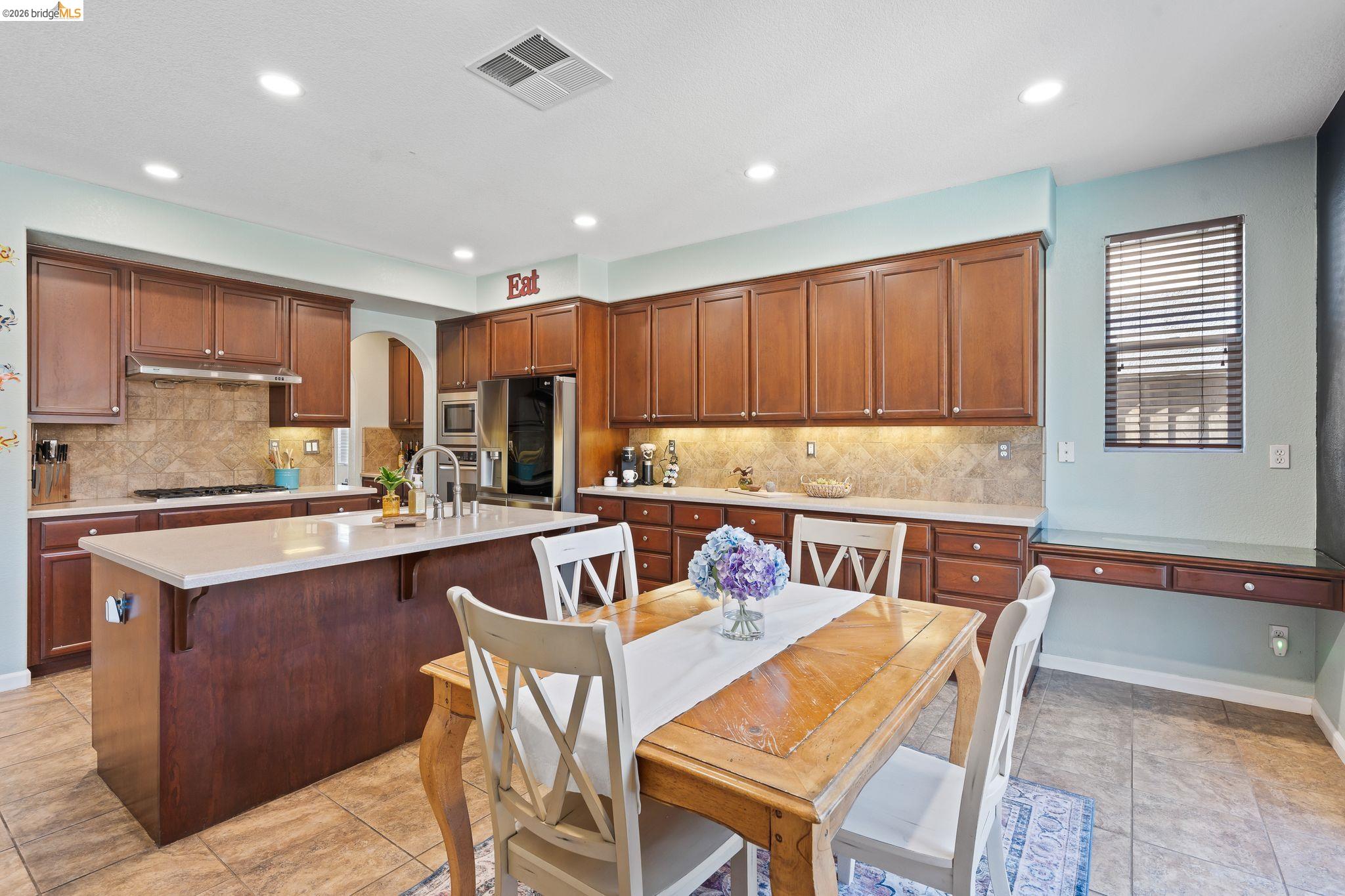 2350 Winchester Loop