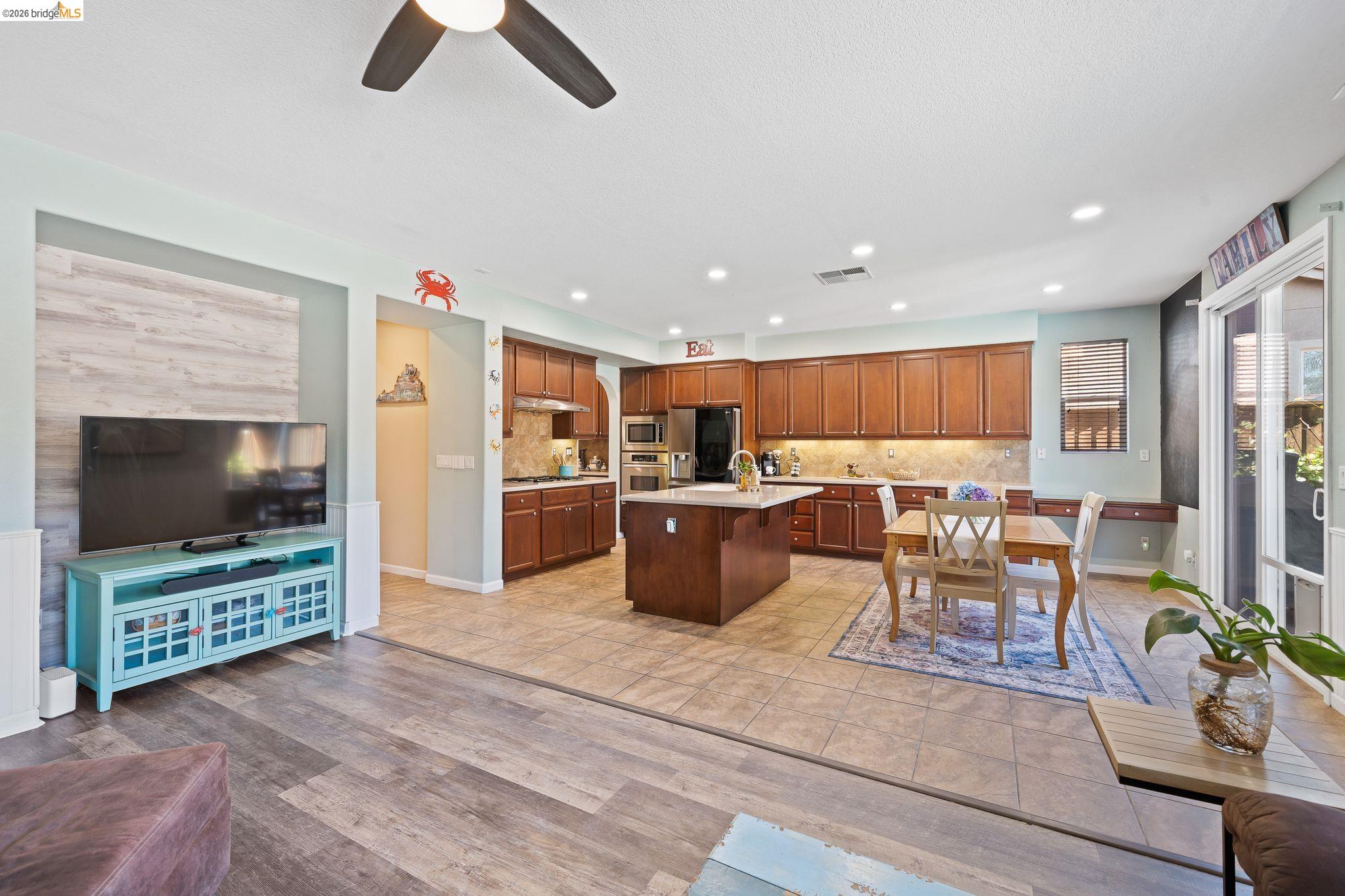 2350 Winchester Loop