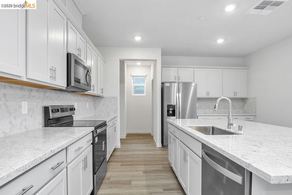 5416 Golden Eagle Street