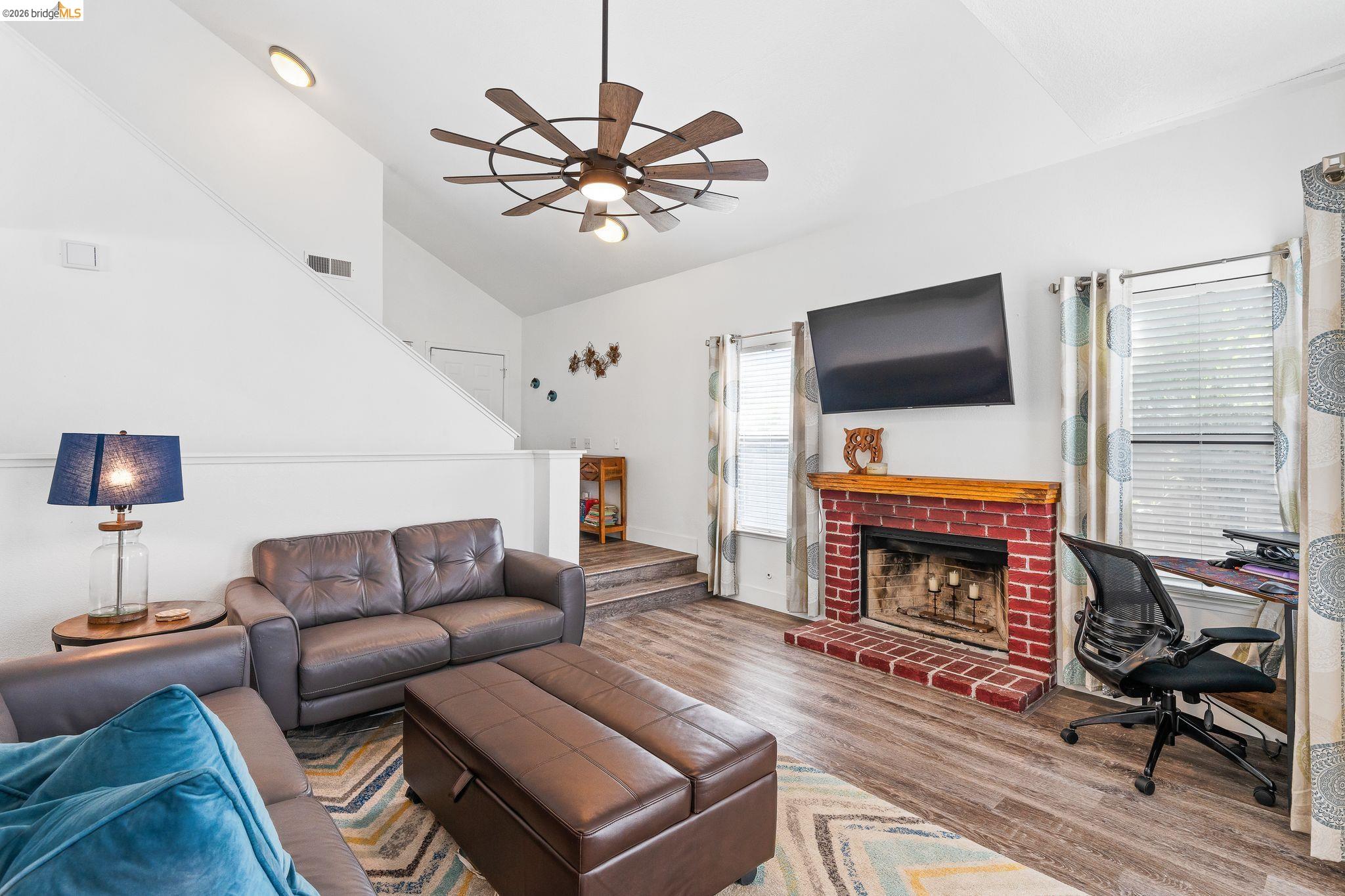 640 Mockingbird Ln