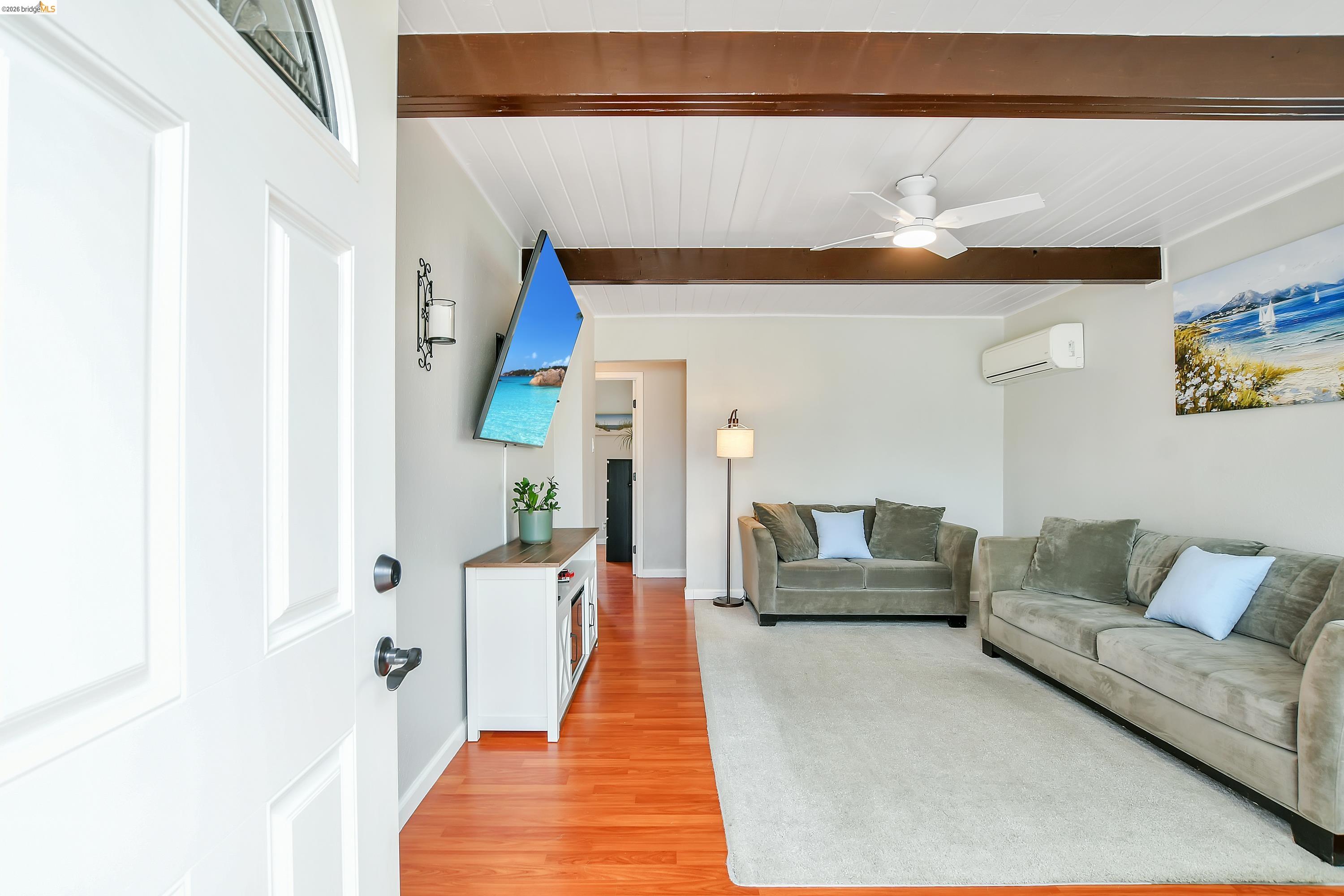 37 Beach Dr