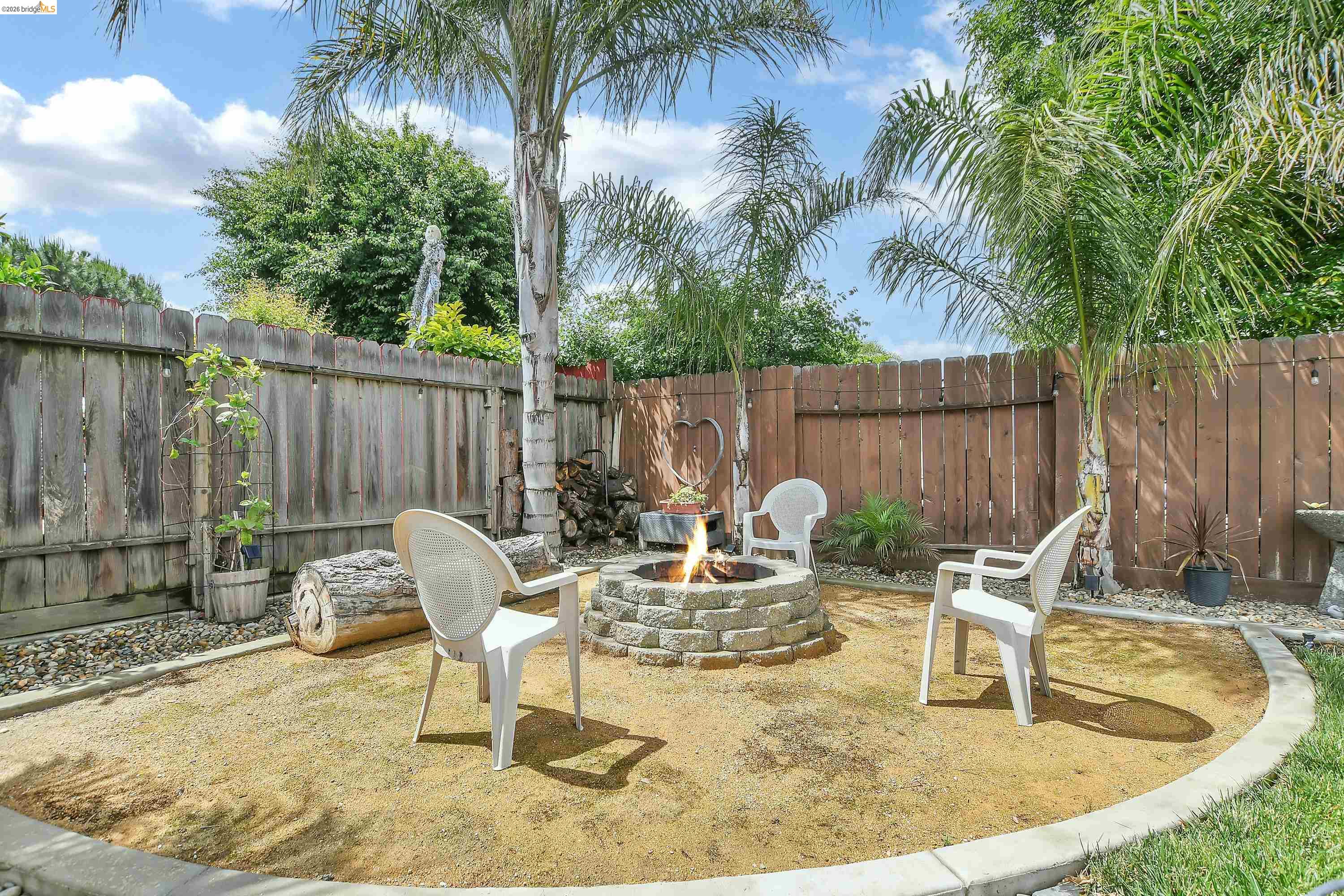 37 Beach Dr