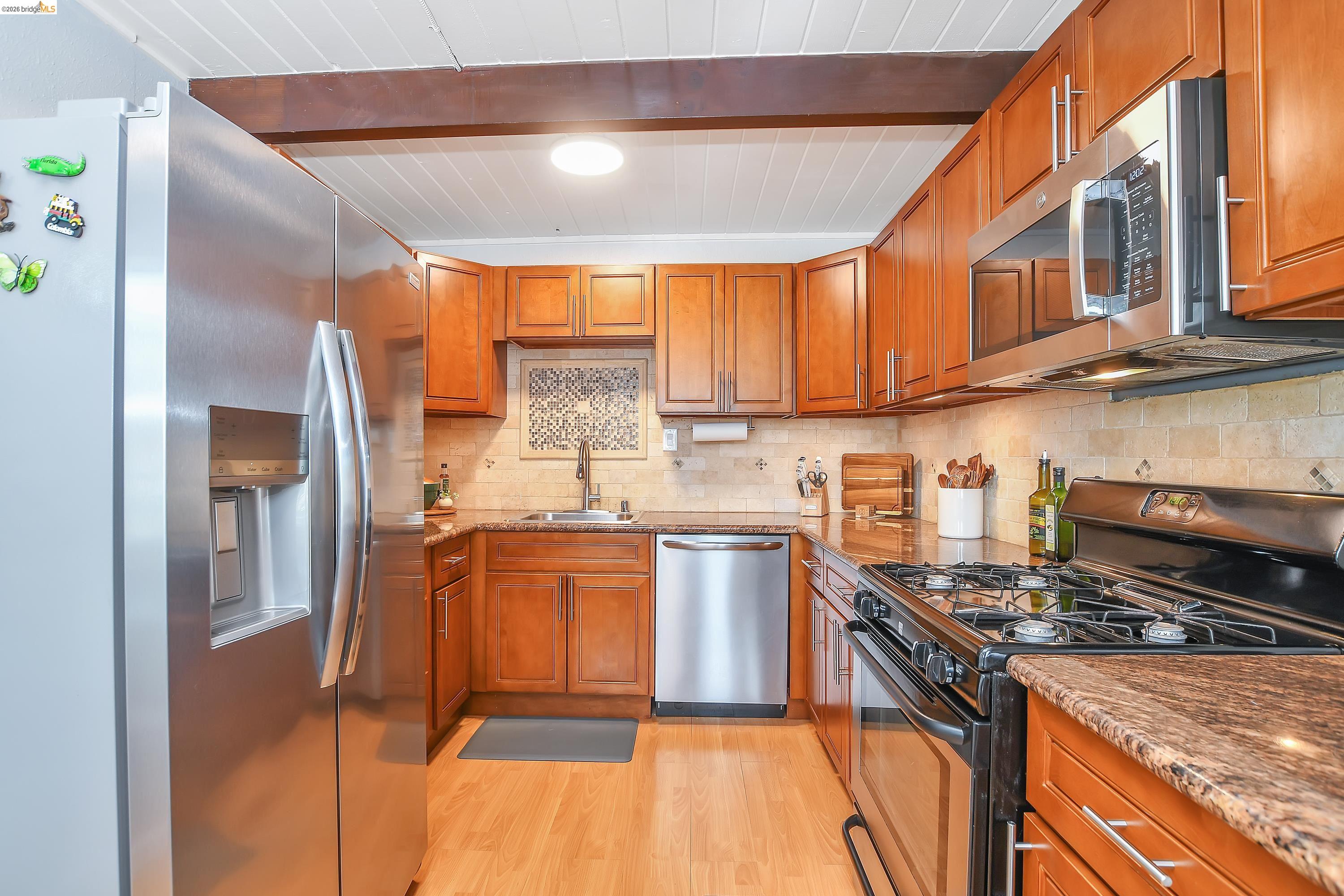 37 Beach Dr