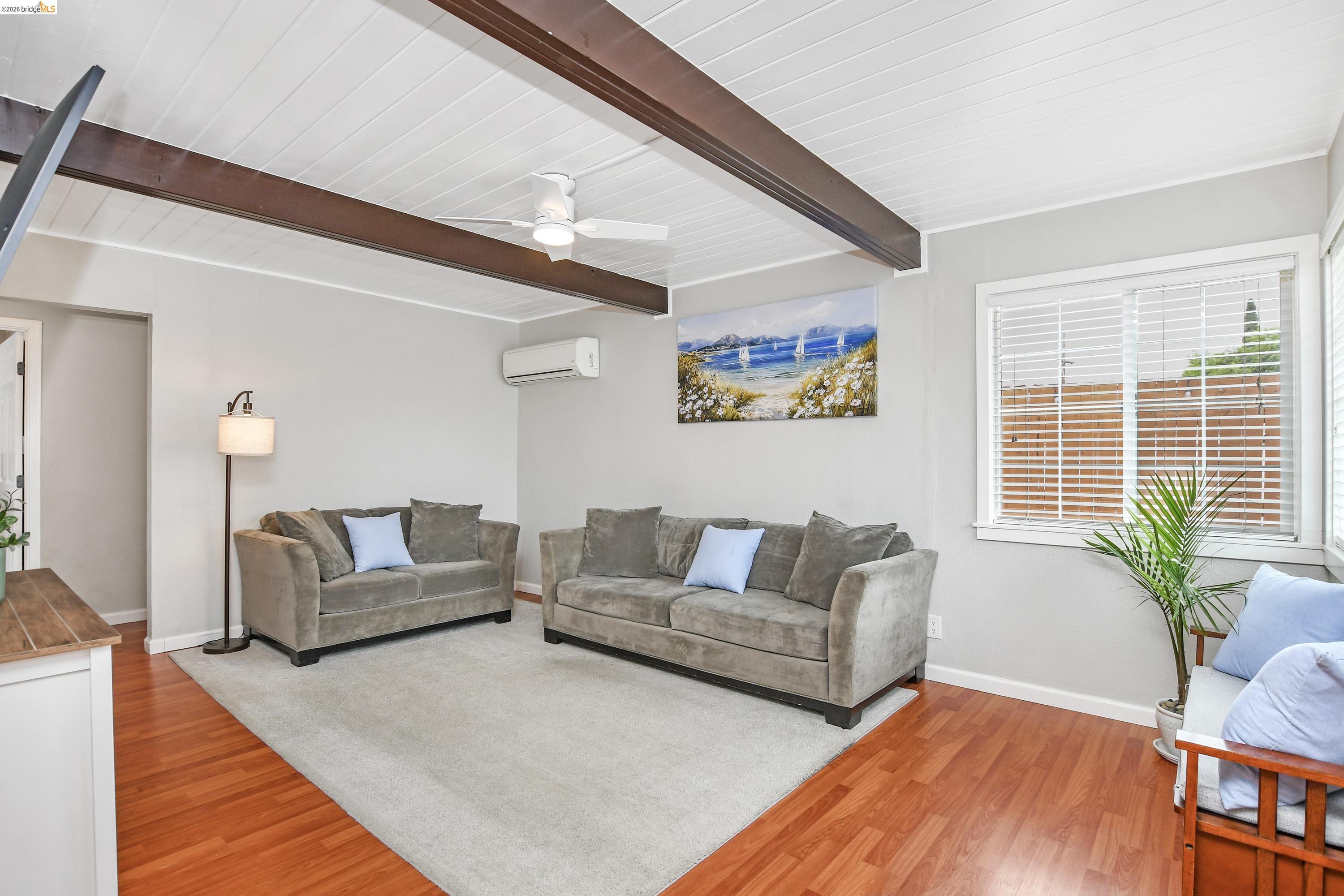 37 Beach Dr